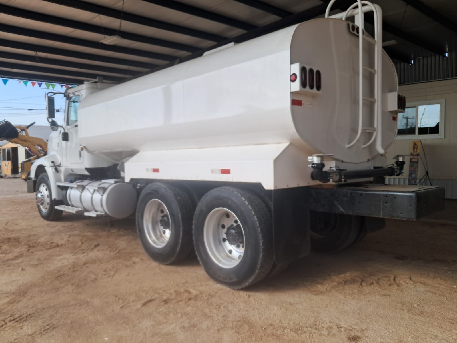 Pipa International 5900i  16 mil Litros - 2014