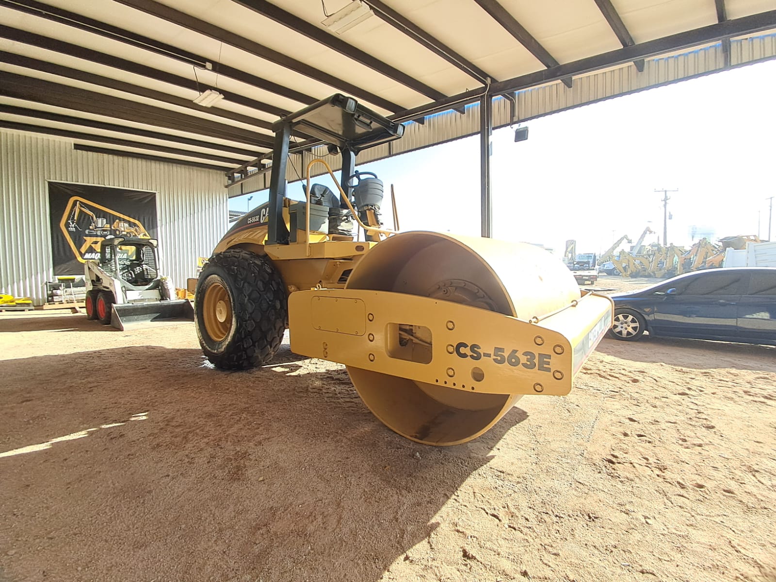 Vibrocompactador Caterpillar CS-563E 2010
