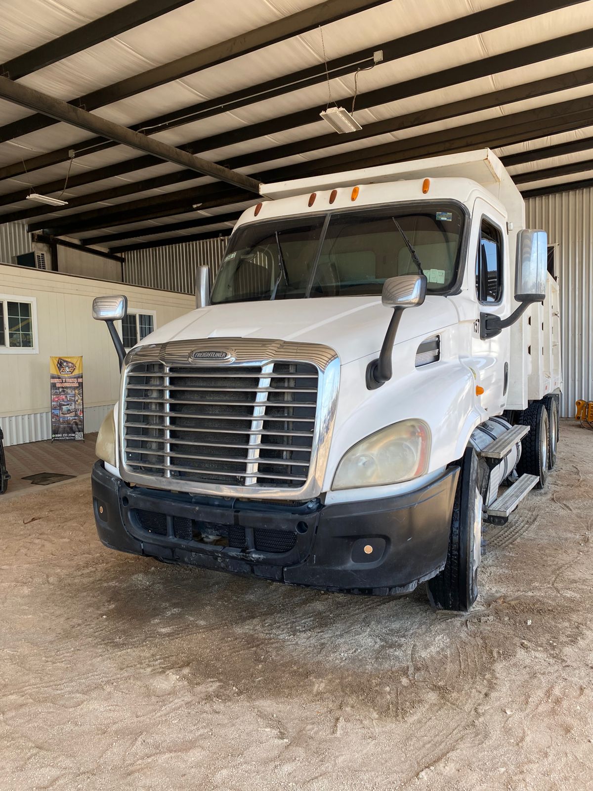 Dompe Volteo Freightliner Cascadia - 2011