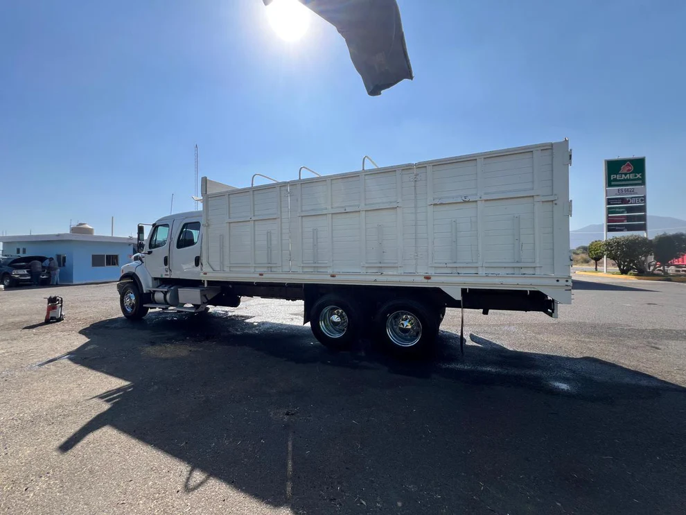 Camión Torton Freightliner - 2007