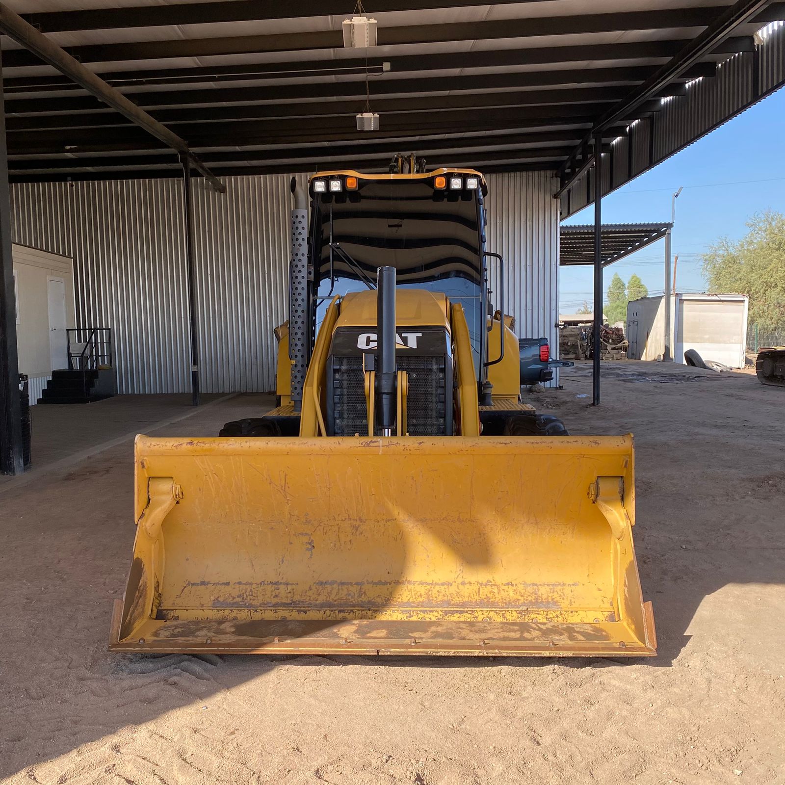 Retroexcavadora Caterpillar 420F2 4x4 Con Kit para martillo - 2020