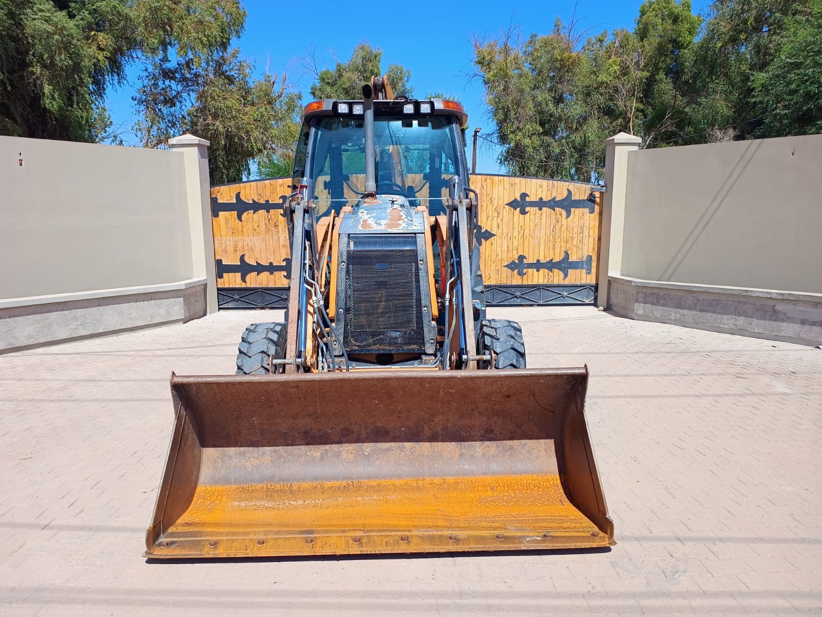 Retroexcavadora Case 580N EP 4X4 2019 - Kit para martillo