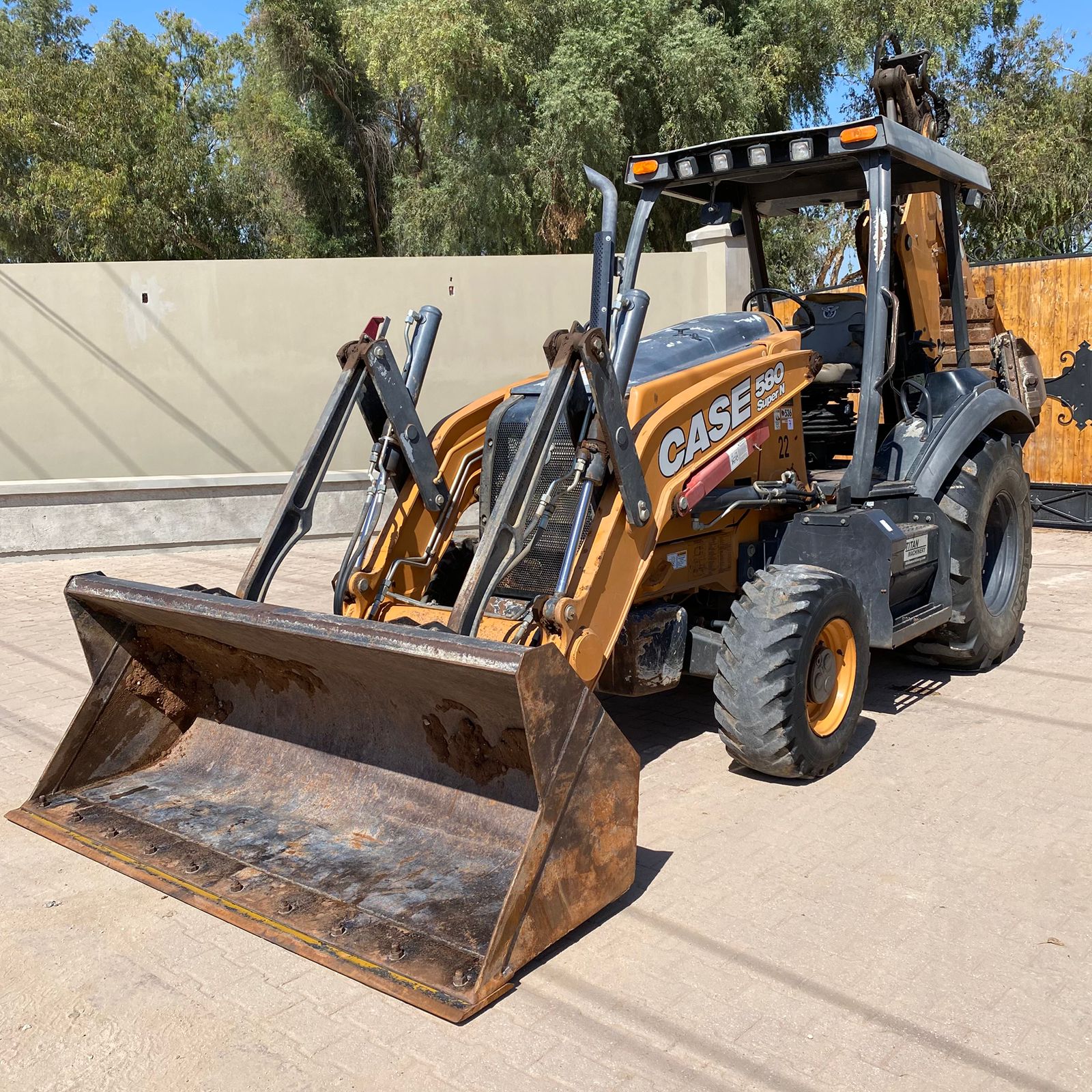 Retroexcavadora Case 580 Super N 4X4 - Kit para martillo y Extensión