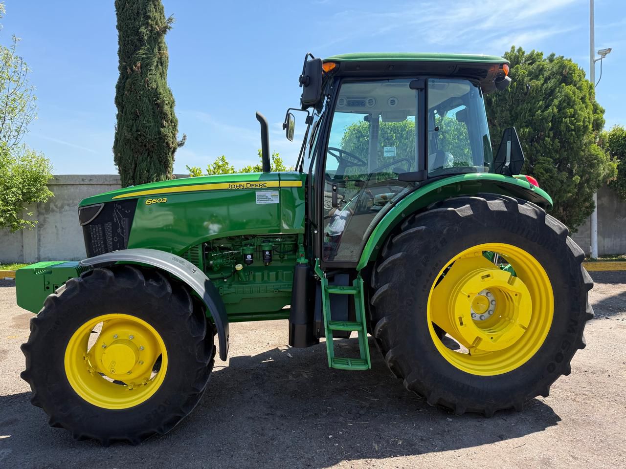 Tractor Agrícola John Deere 6603 - 2023