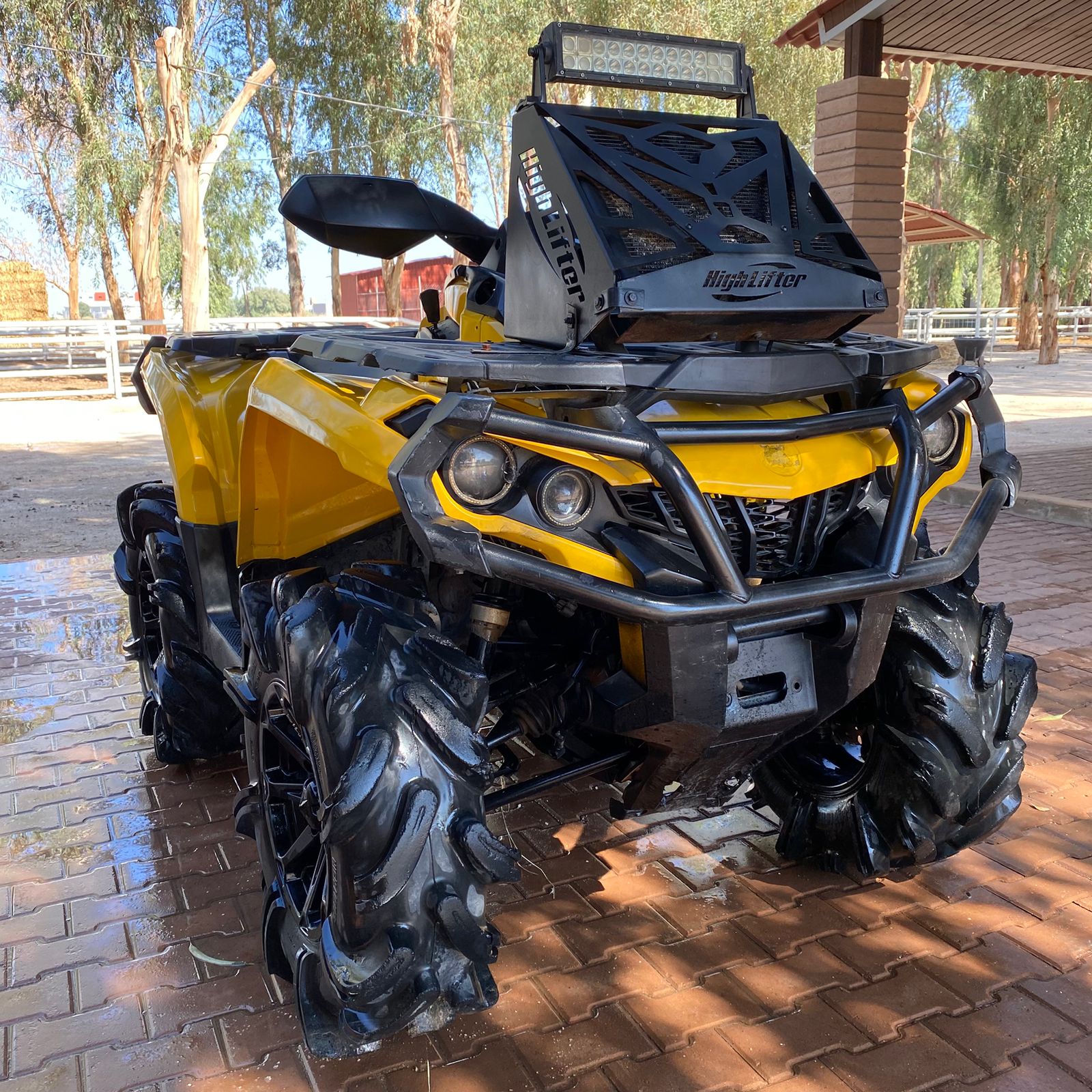 Cuatrimoto Can-am Outlander 4X4 -2012
