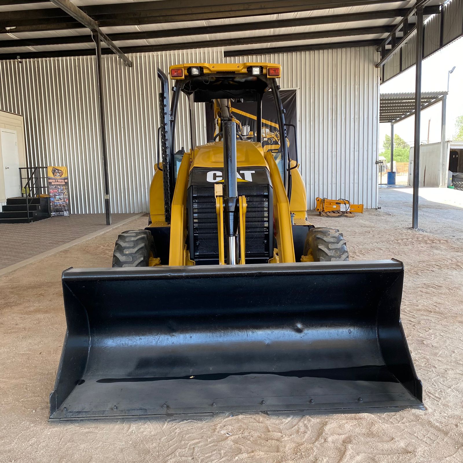 Retroexcavadora Caterpillar 416F  - 2014 Con Extensión
