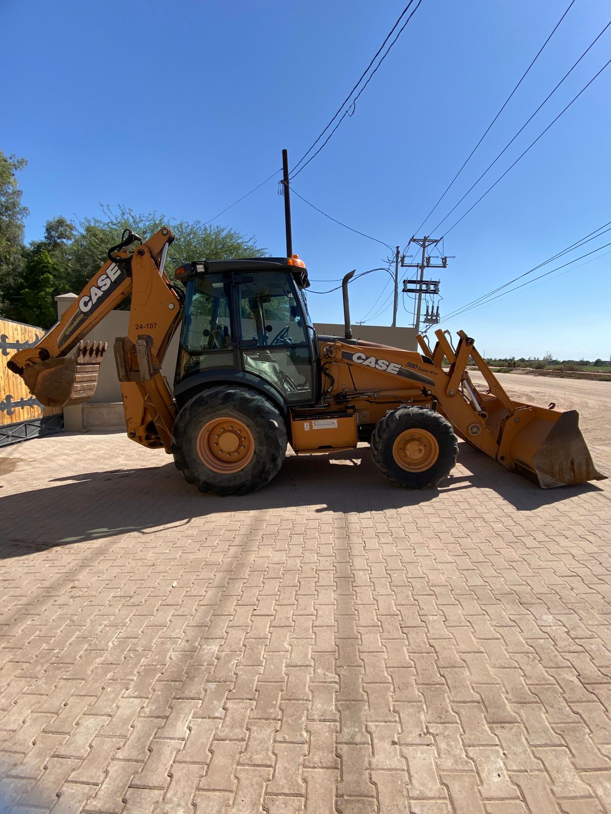 Retroexcavadora Case 580 Super N WT 2011 con extensión 