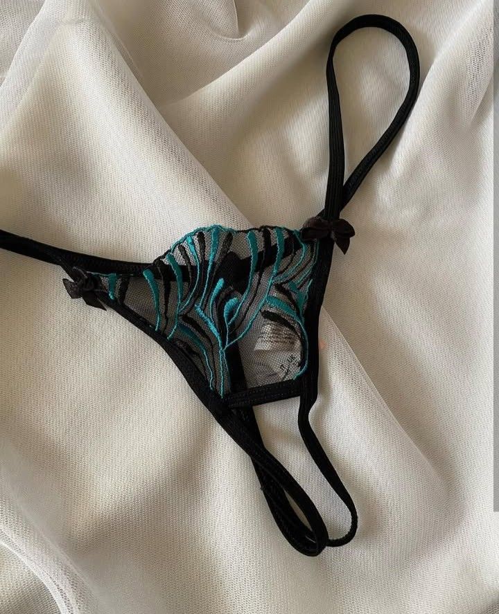 String tanga en dentelle