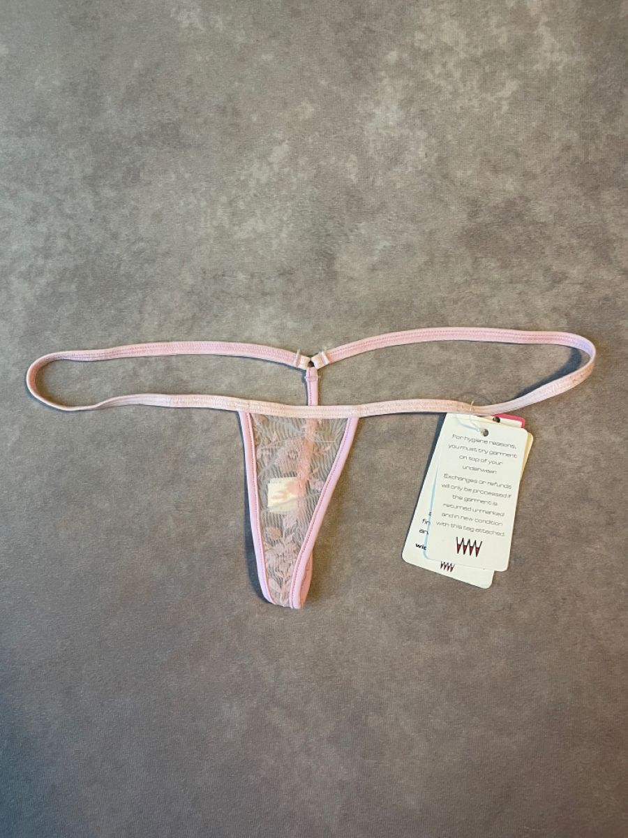 String rose en dentelle