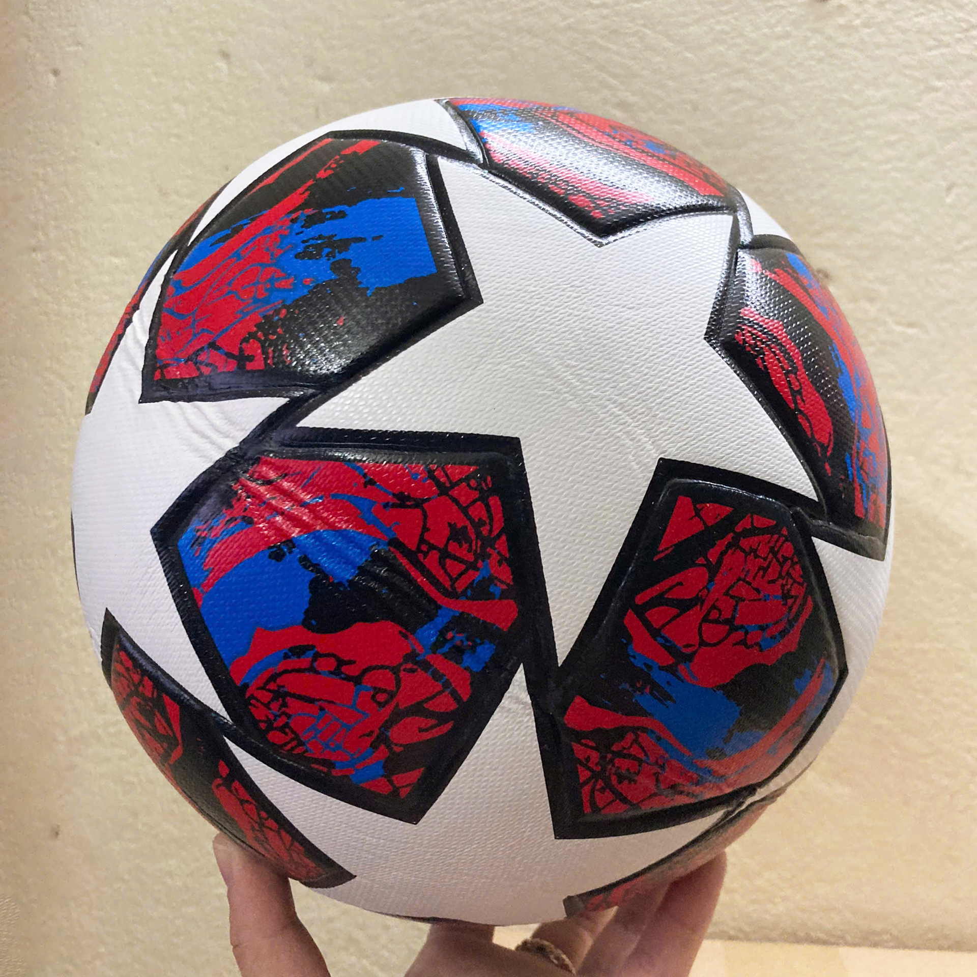 Bóng đá da dán C1 mùa giải mới - Sao đỏ