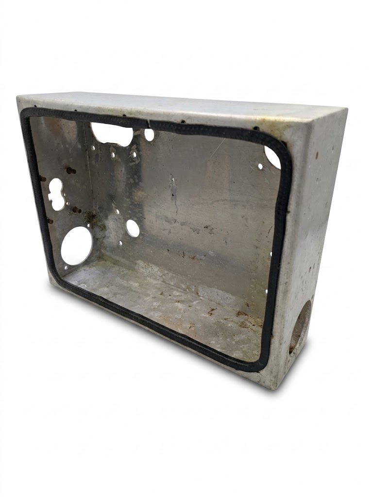 Controller box without heat sinks 1