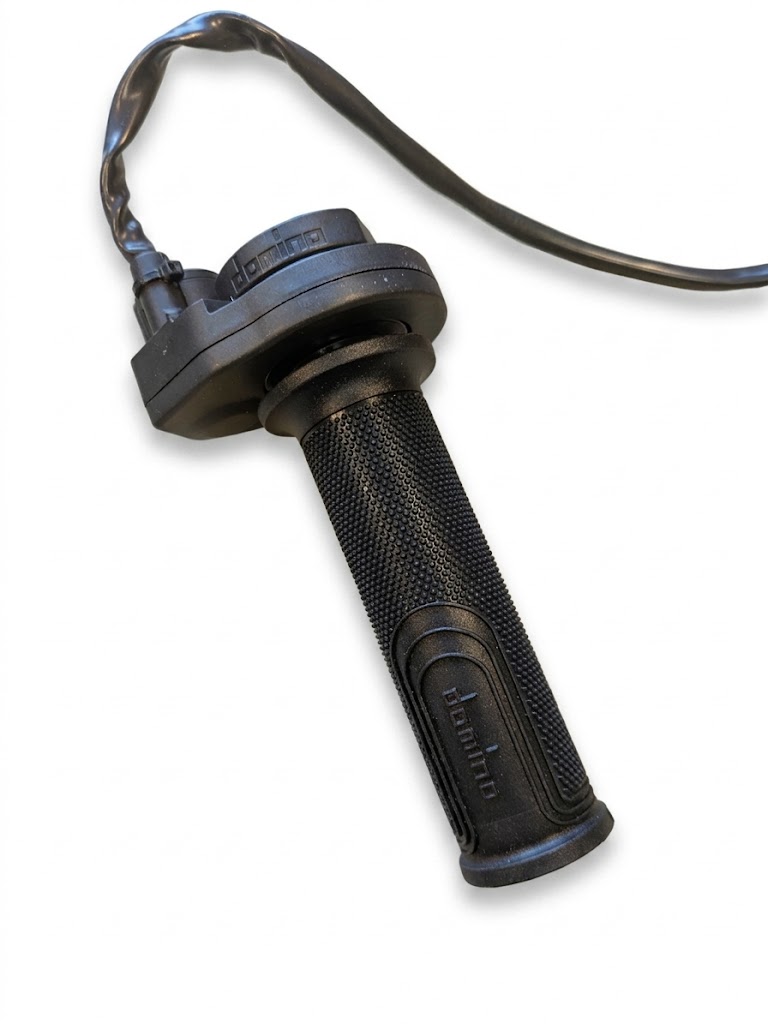 Domino throttle