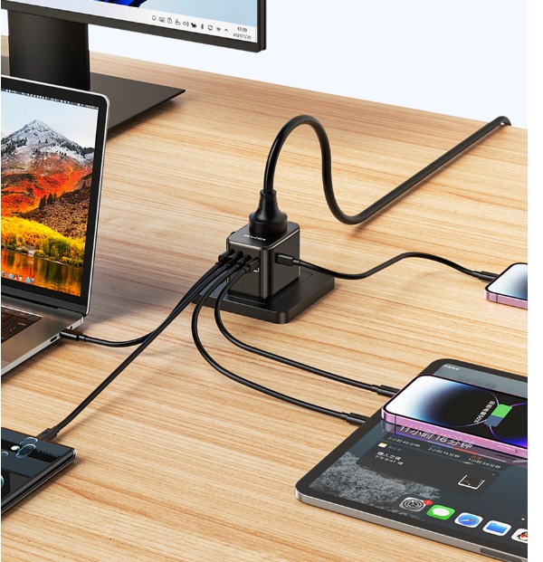 Awei C-39 35W Travel Adaptor Universal Plug 4 Port Multifunctional Universal Adapter