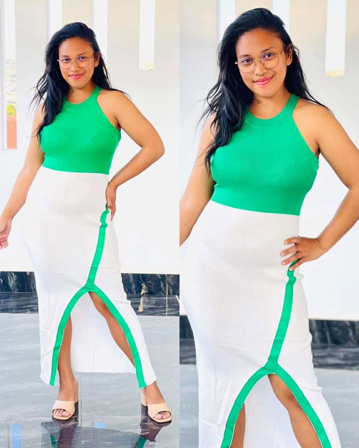 Chic Sleeveless Dress