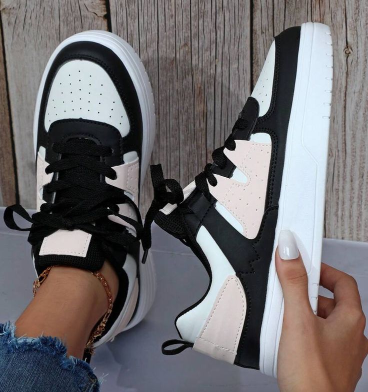 Women's Casual Sneakers
