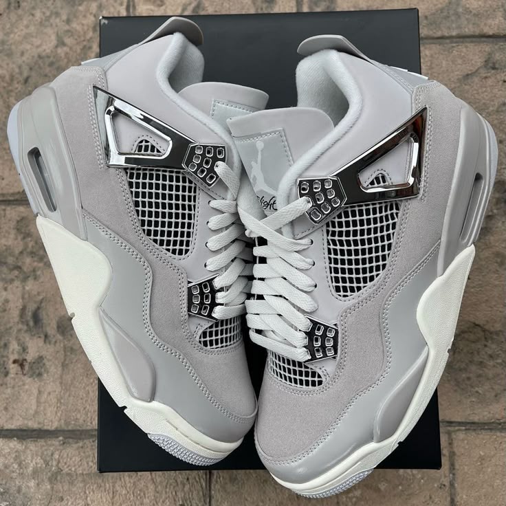 Air Jordan 4 Retro OG 'Metallic Silver'