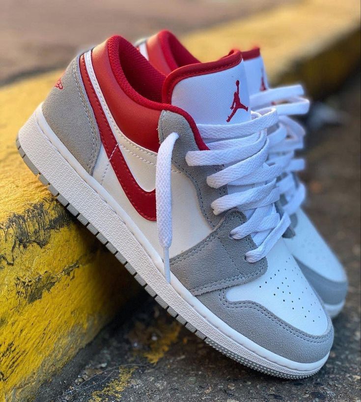 Air Jordan 1 Low OG Sneakers