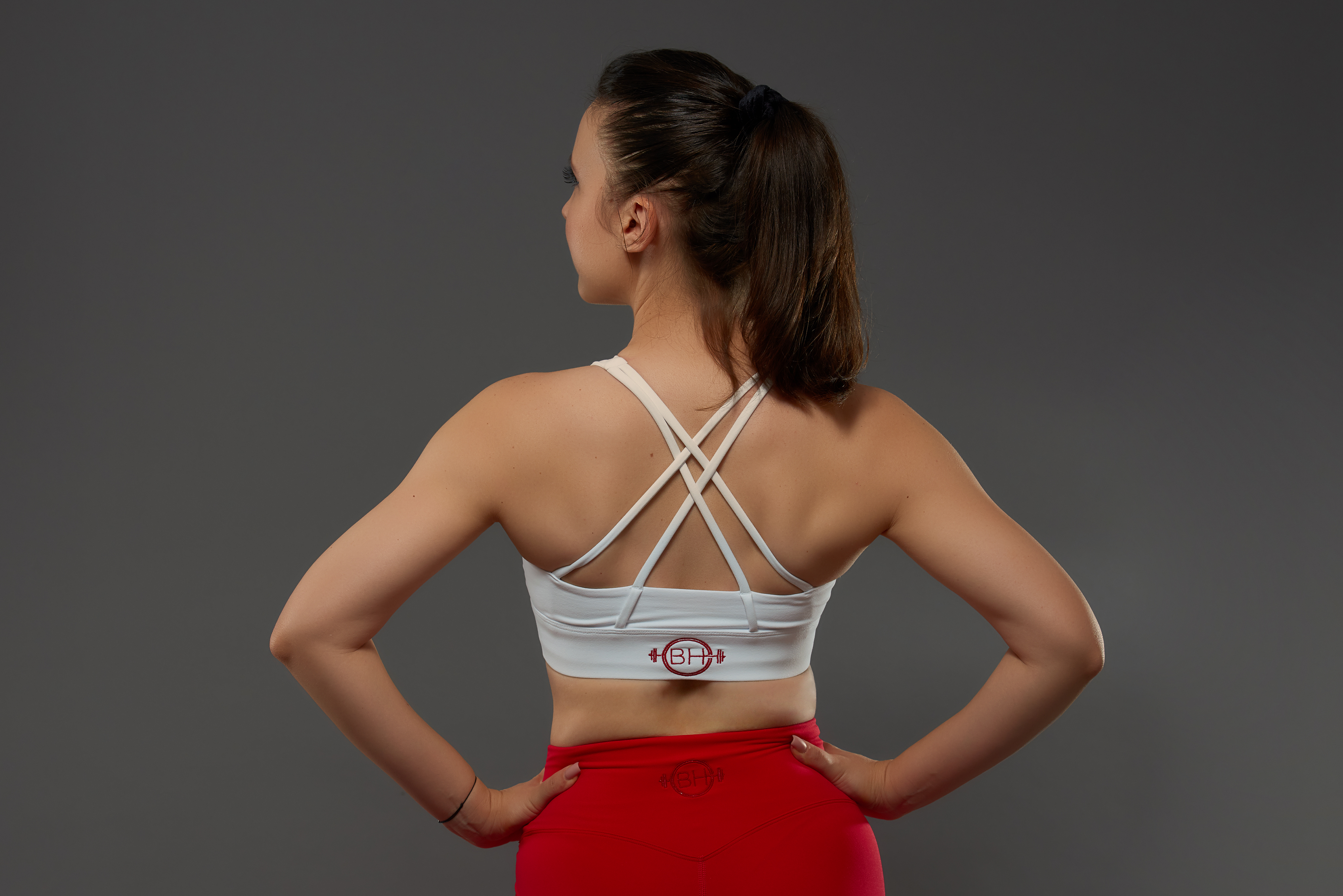 ZIPPED SPORT BRA