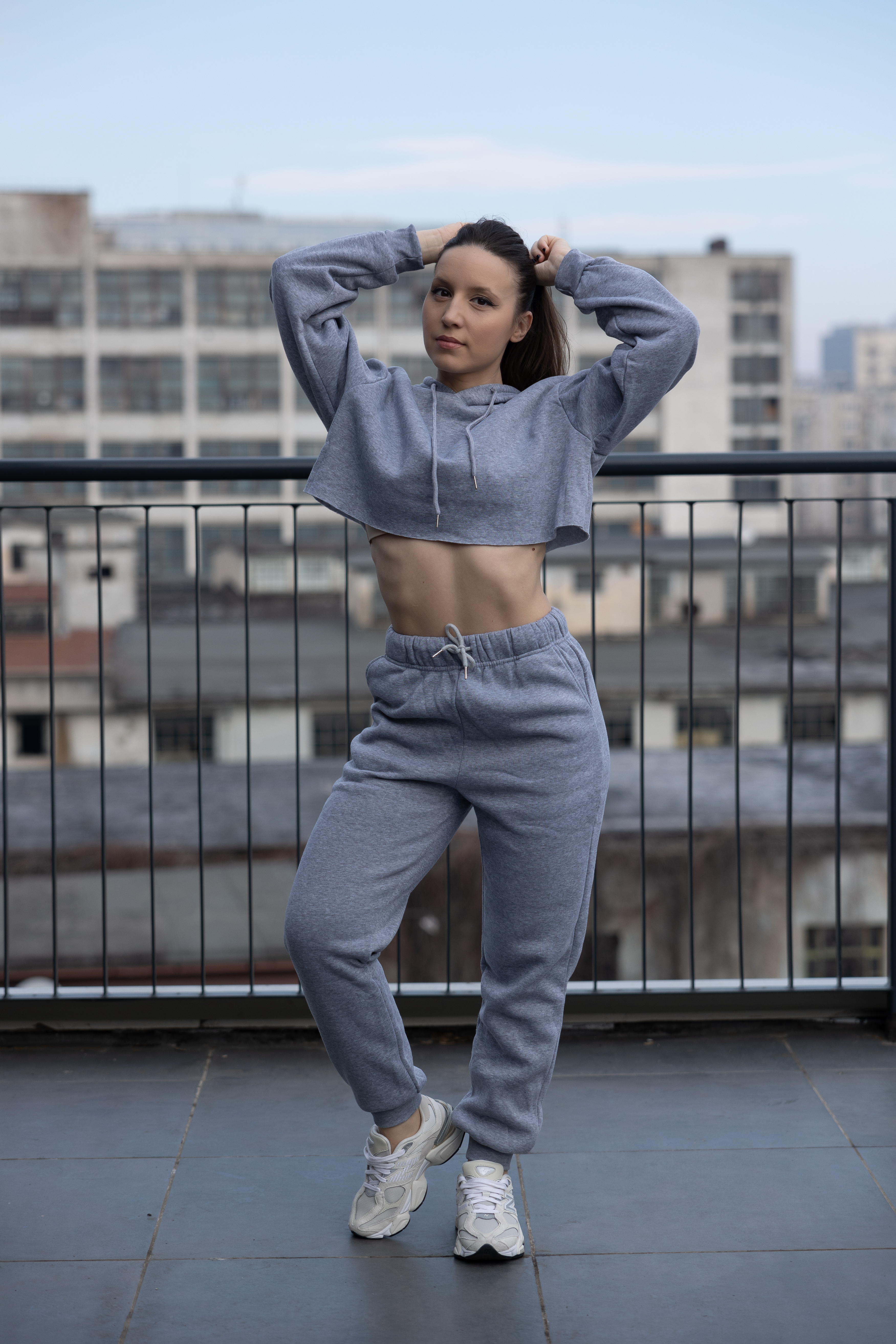 CROPPED HOODIE