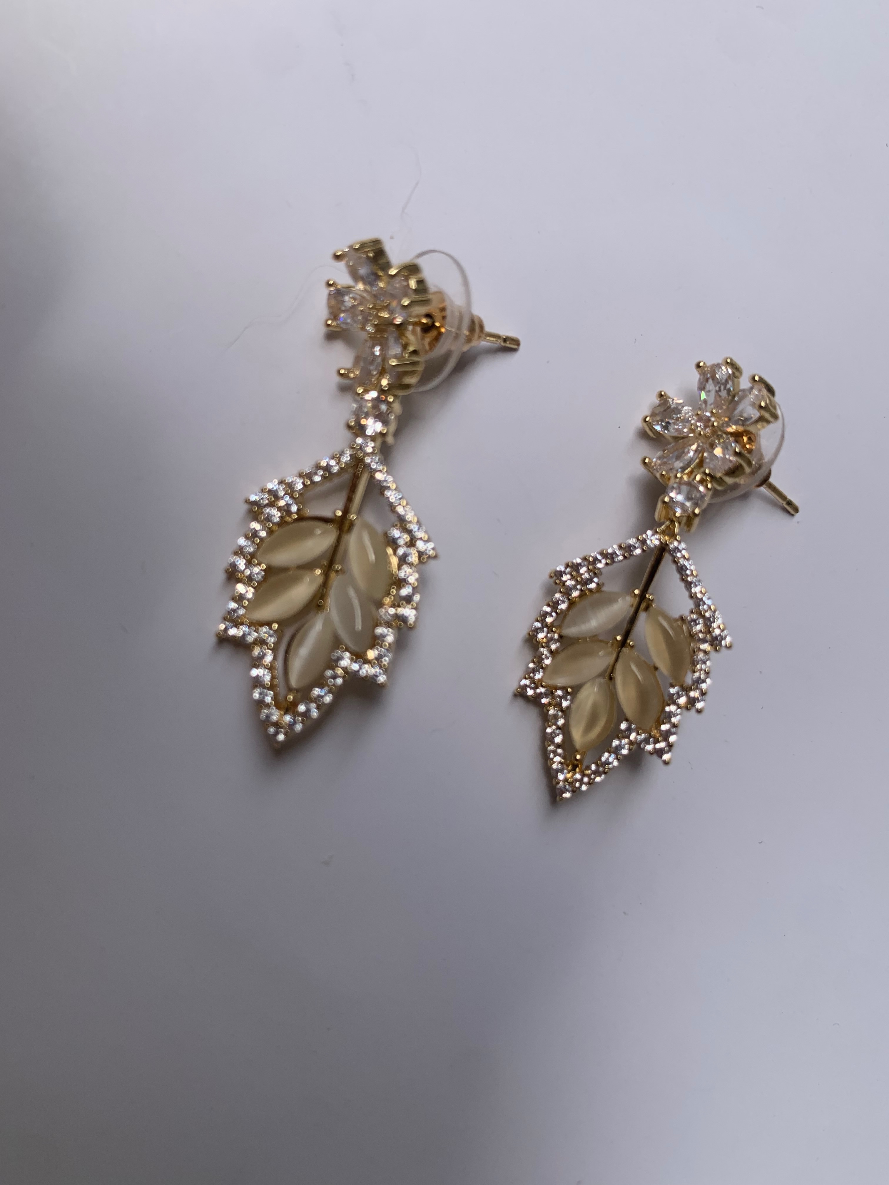 Rosé Leaf Elegance Earrings – Crystal & Opal Finish