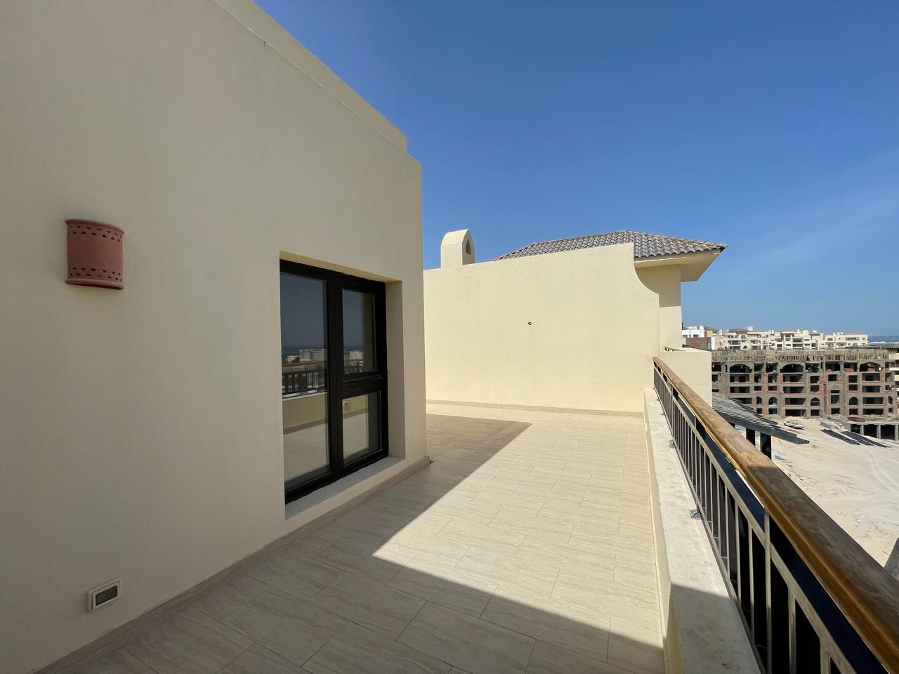 One Bedroom Sea View Luxury Property 03804