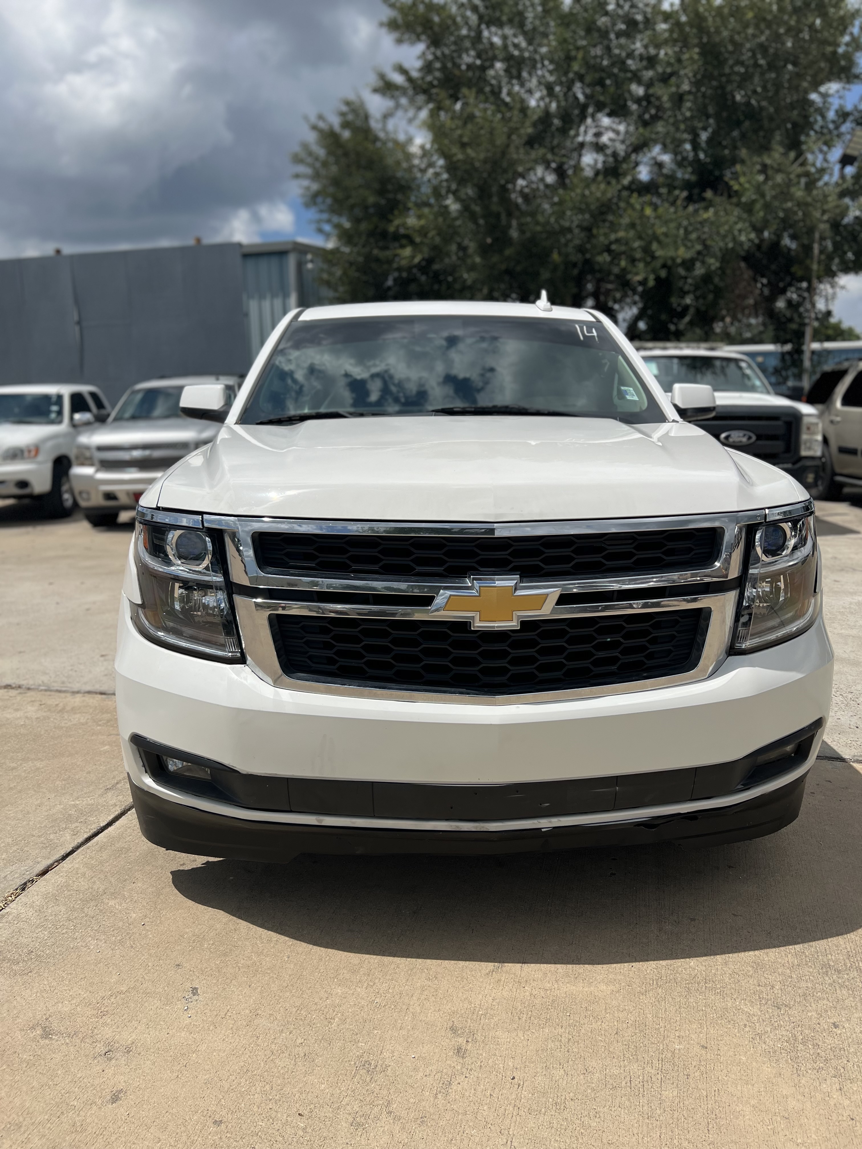 2015 Chevrolet Tahoe – 183,000 millas