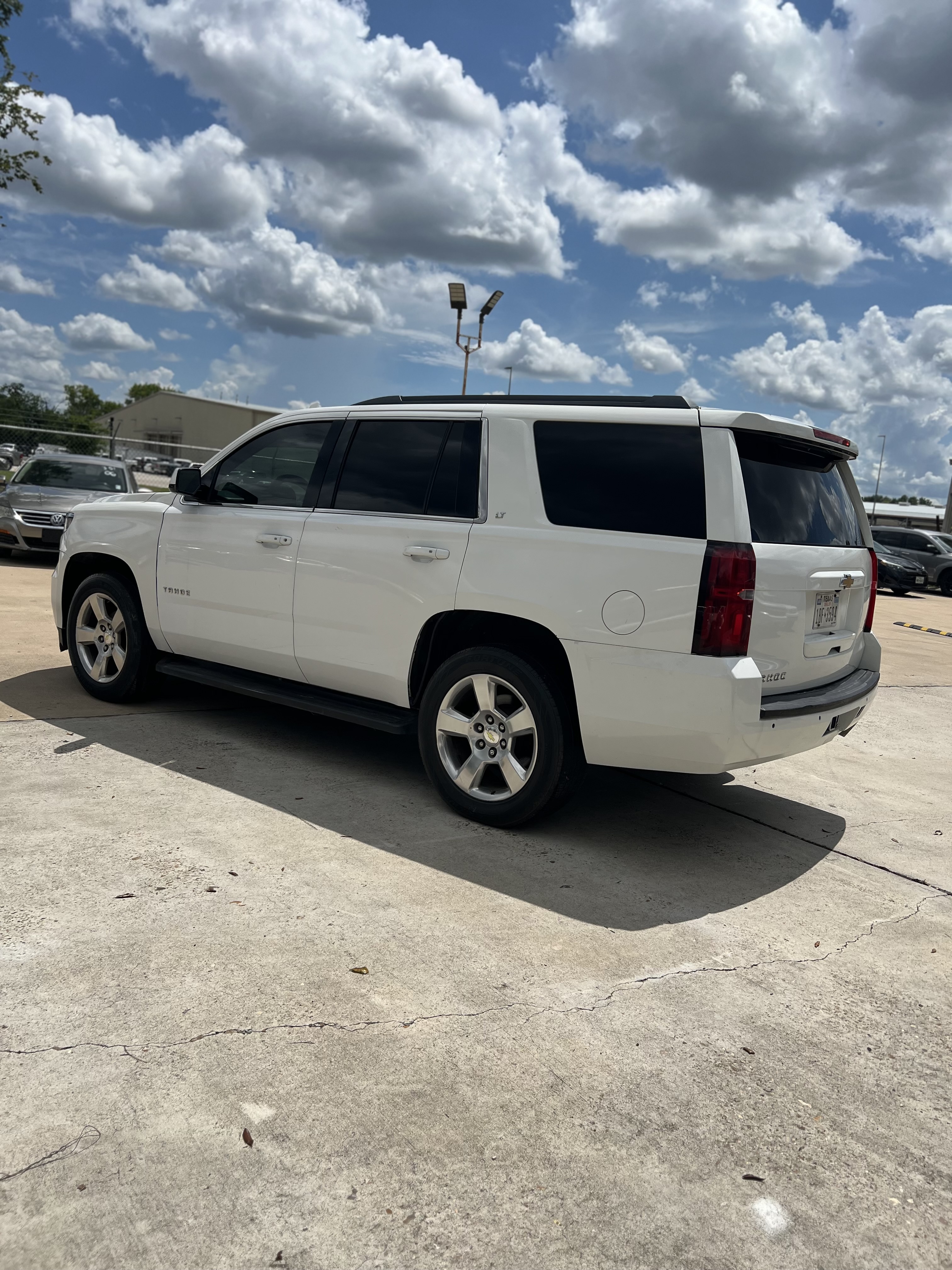 2015 Chevrolet Tahoe – 183,000 millas