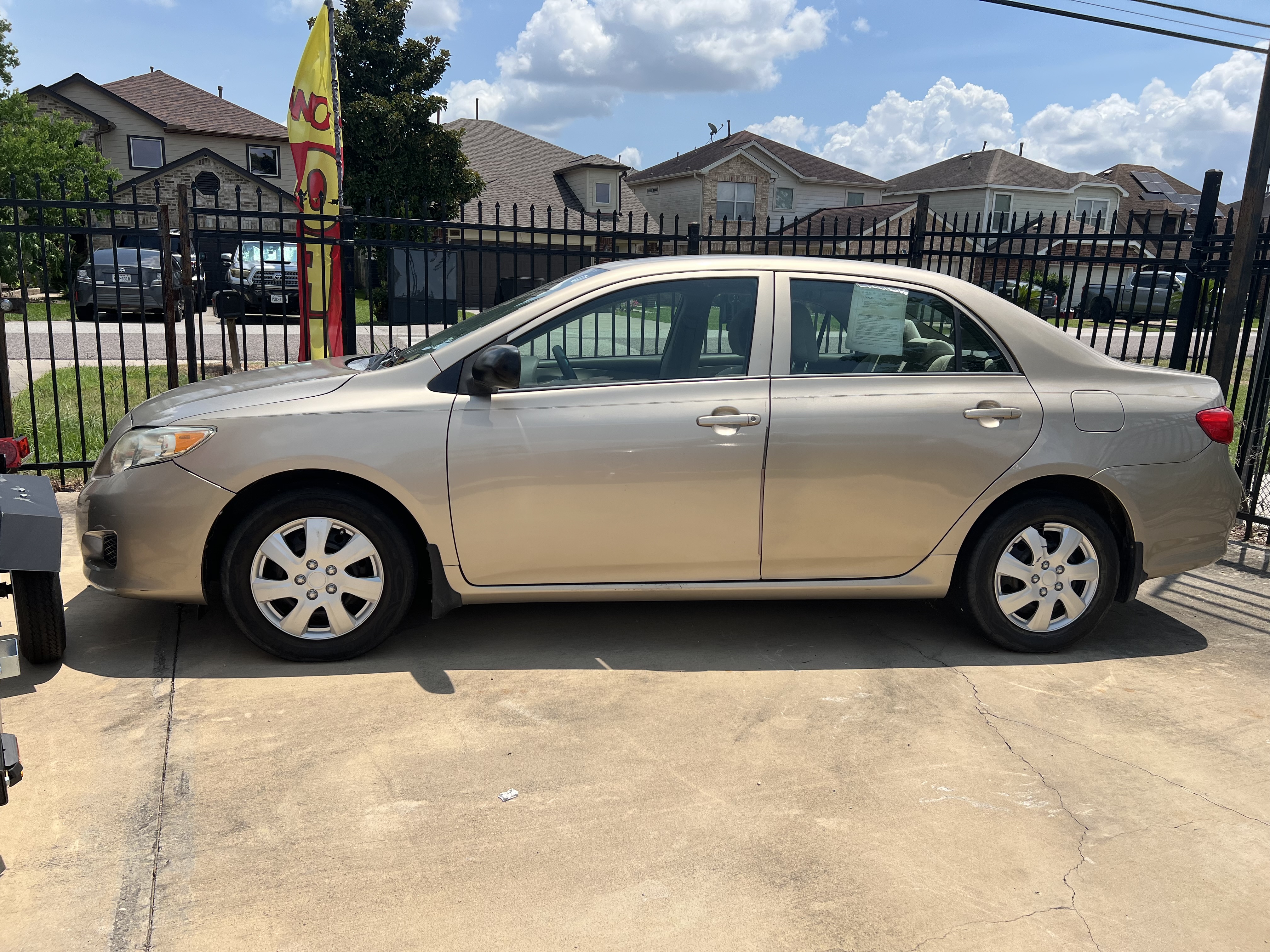 2009 Toyota Corolla – 158,130 millas