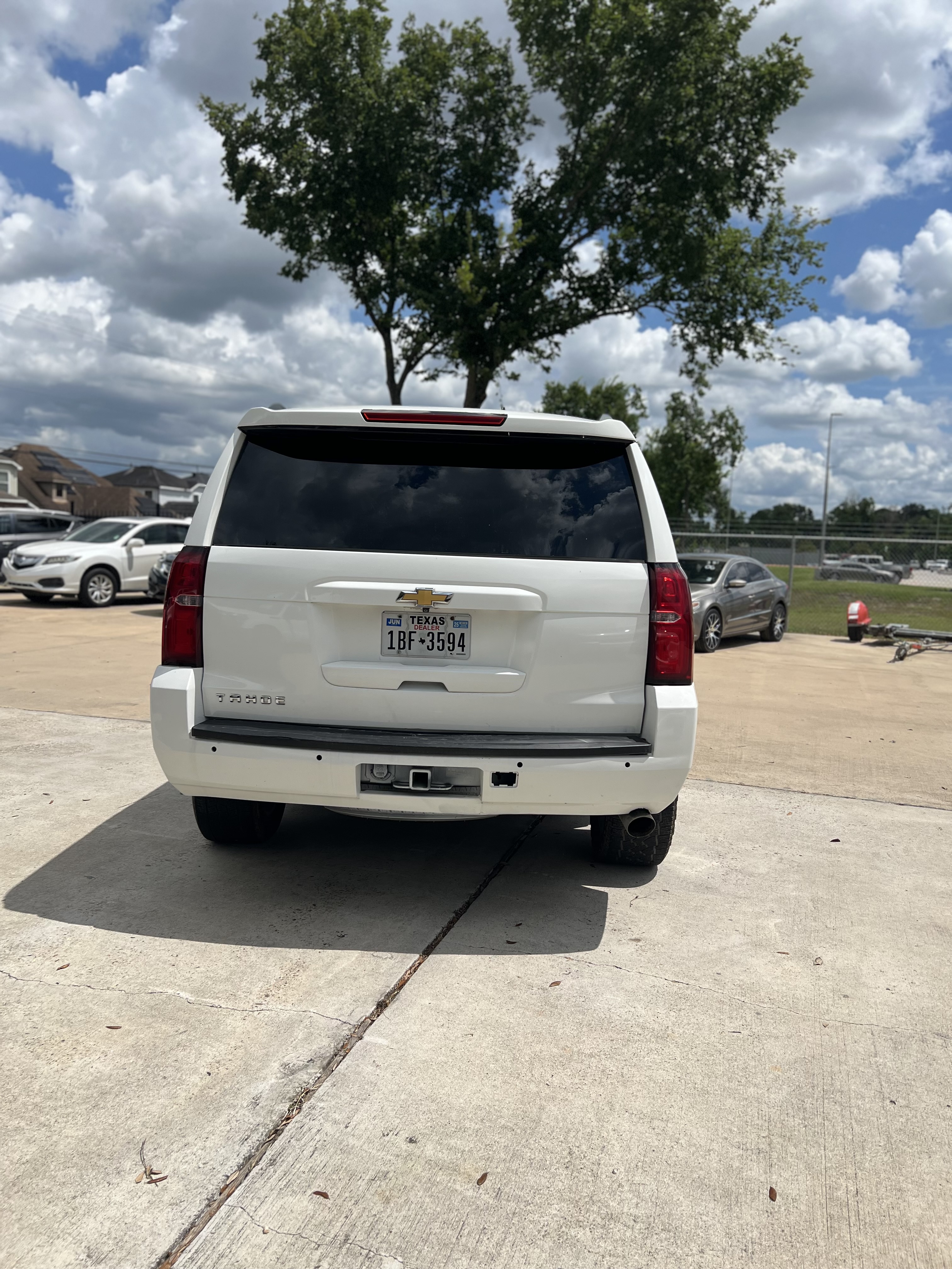 2015 Chevrolet Tahoe – 183,000 millas