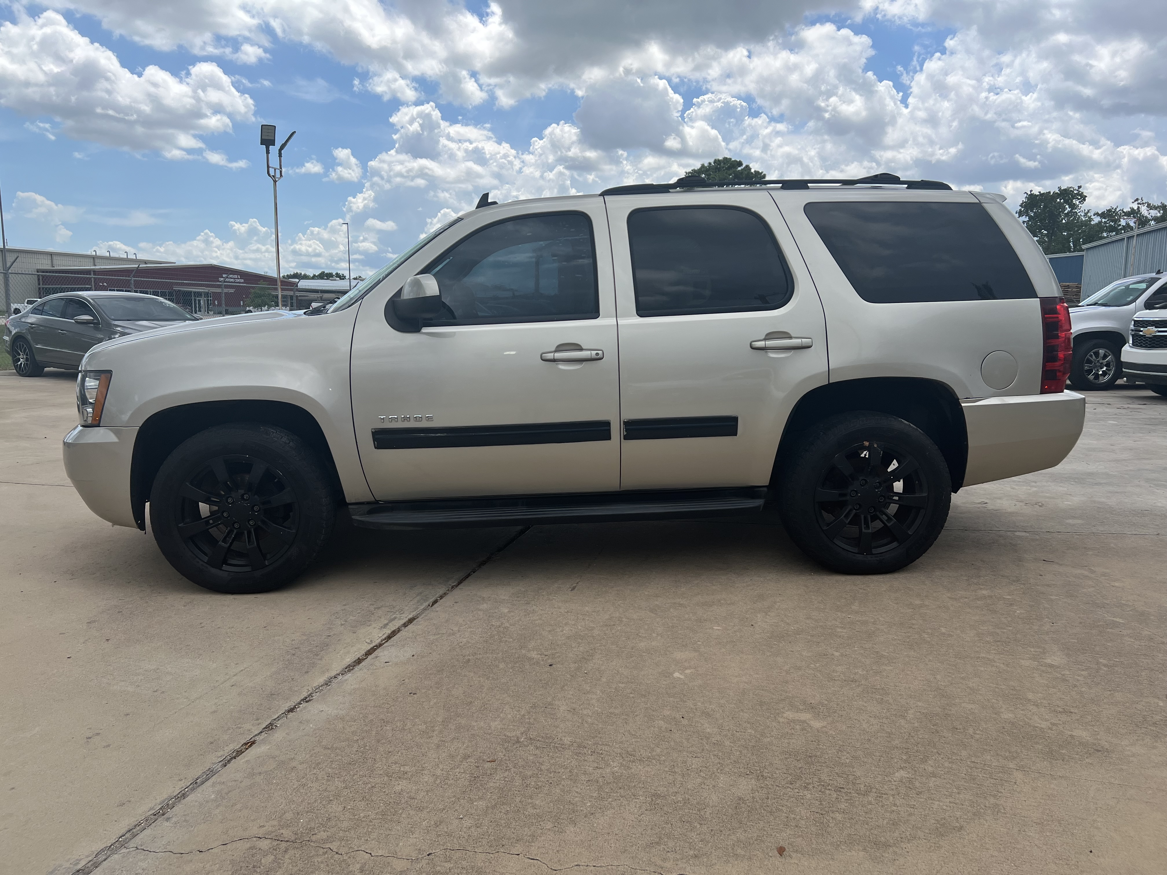  2013 Chevrolet Tahoe – 184,000 millas
