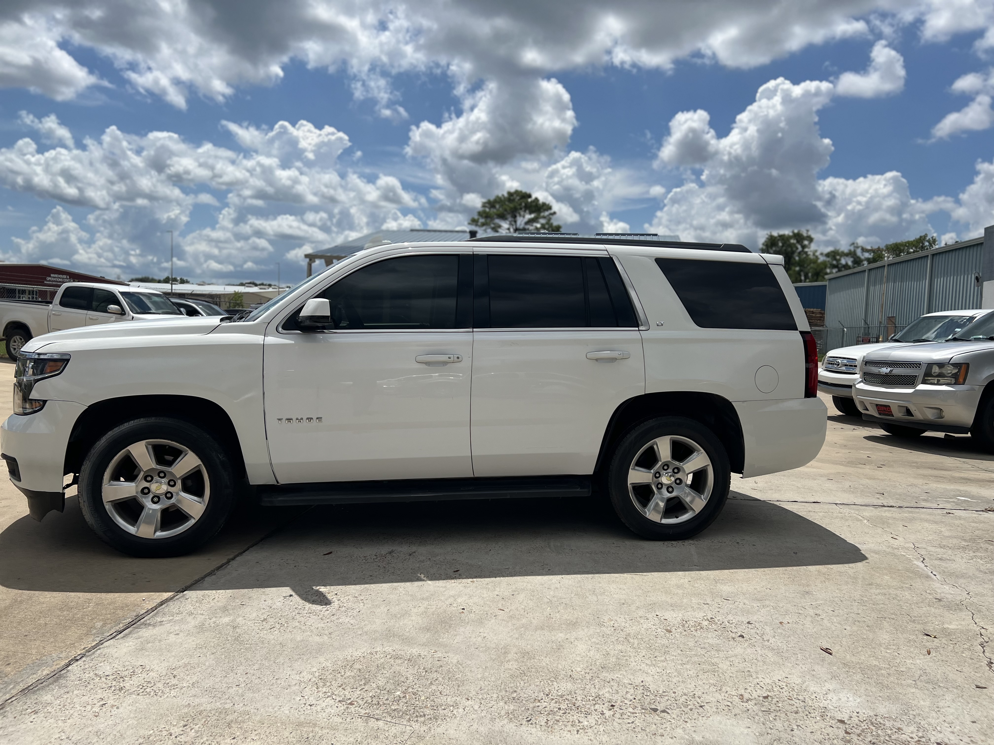 2015 Chevrolet Tahoe – 183,000 millas