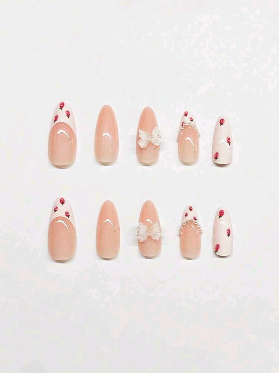 Strawberry kisses 🍓 