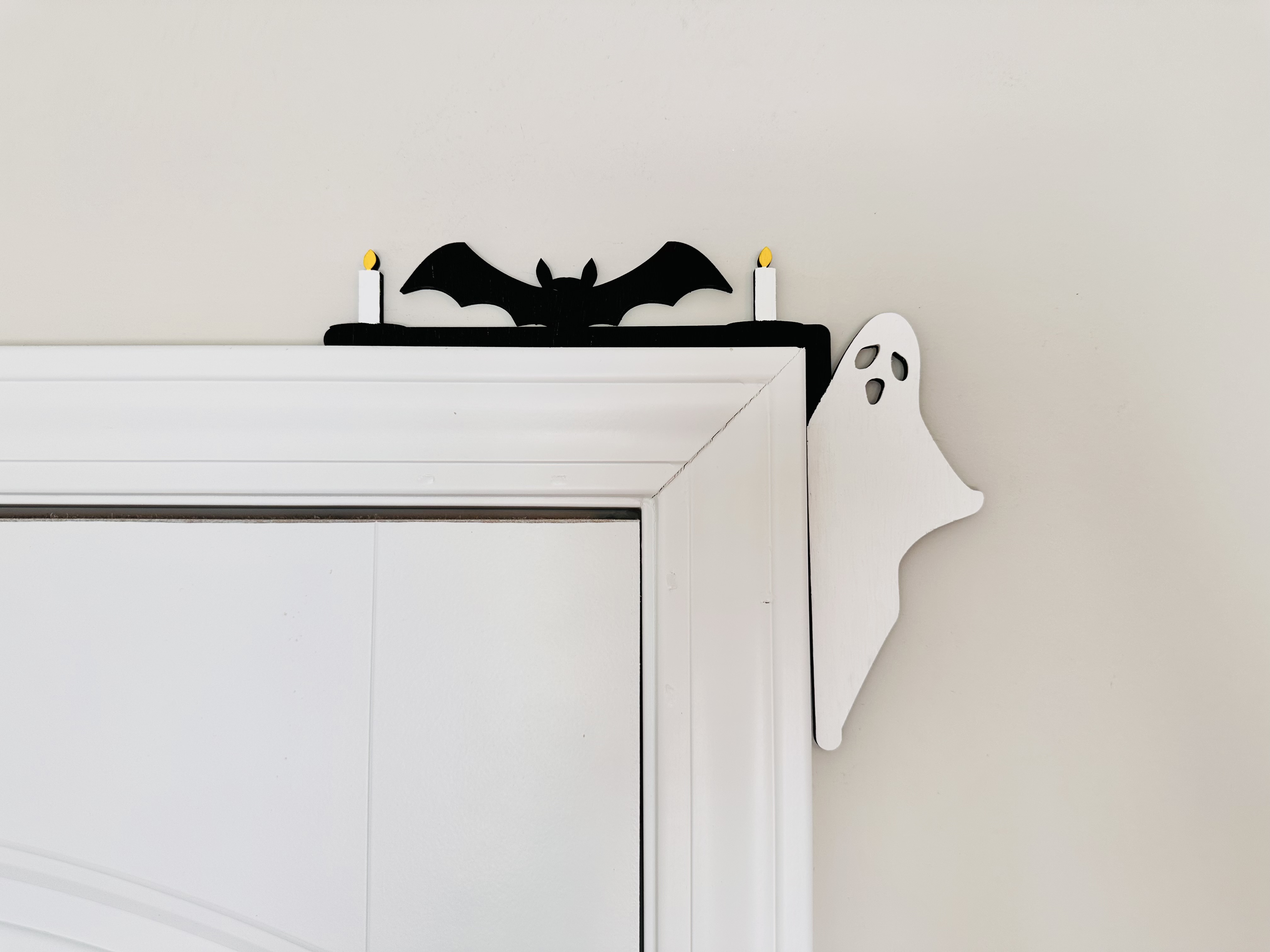 Corner Door Display - Halloween Scene