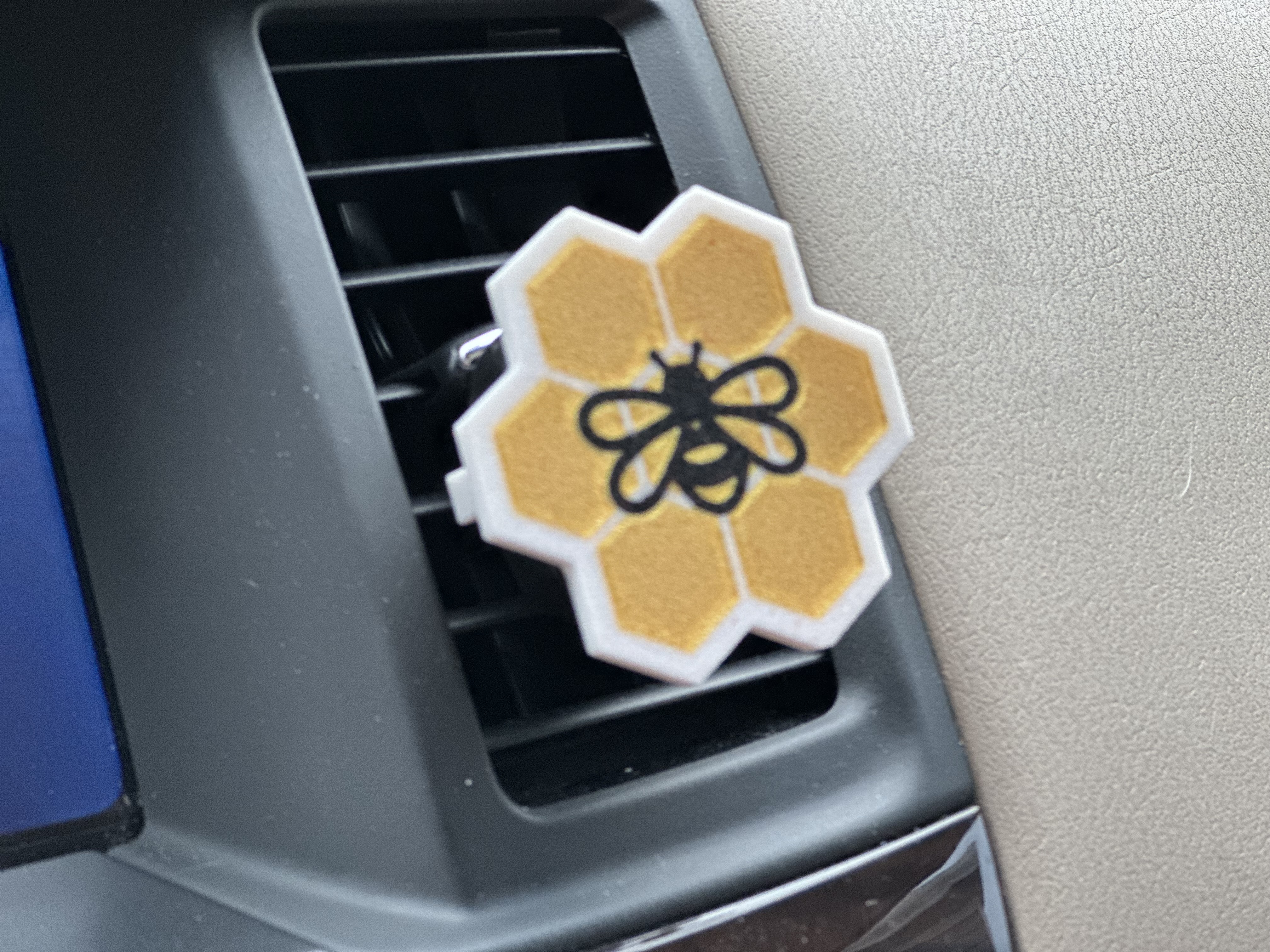 Febreze Car Clip-On - Bee Hive
