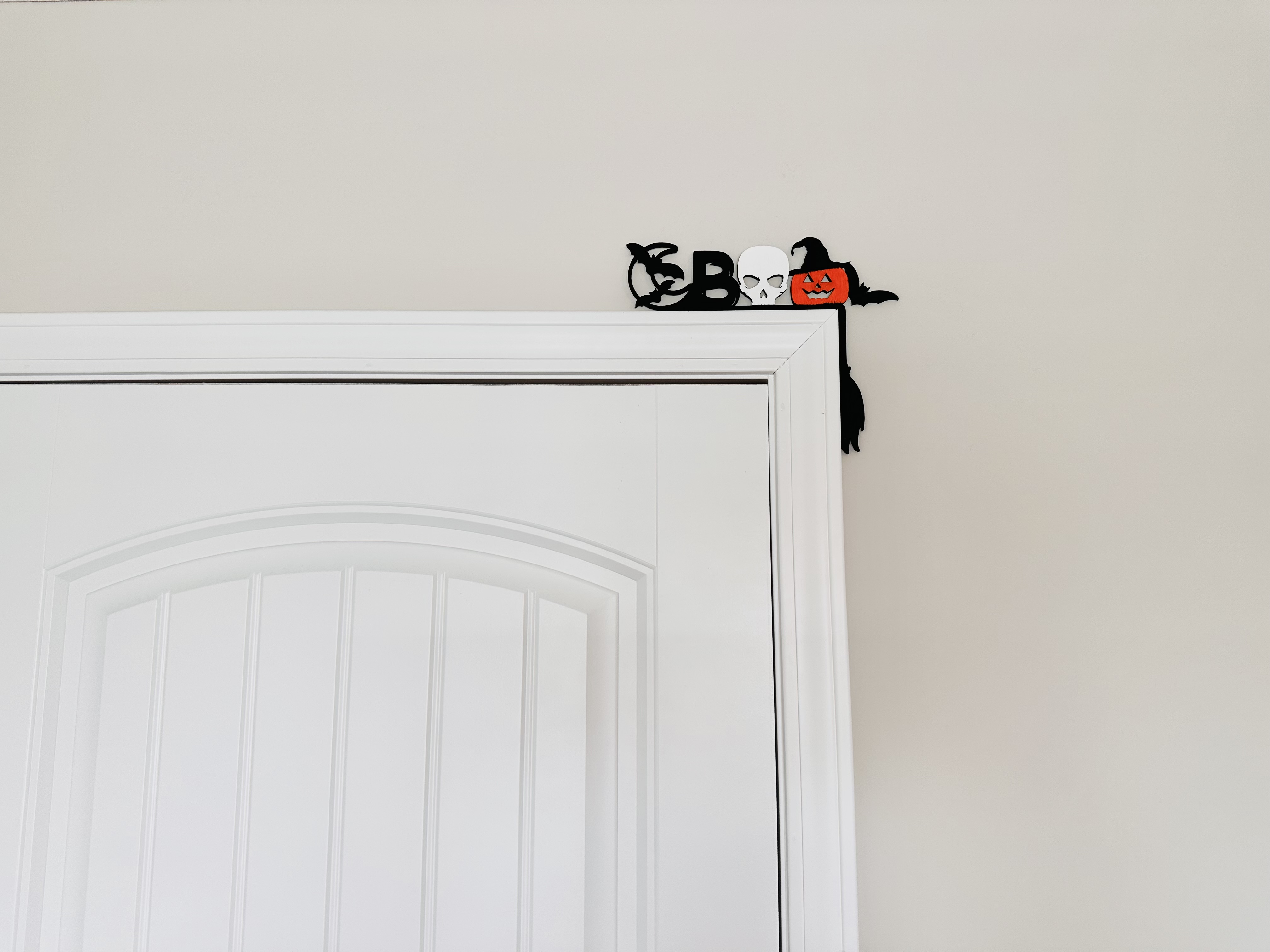 Corner Door Display - Boo Halloween