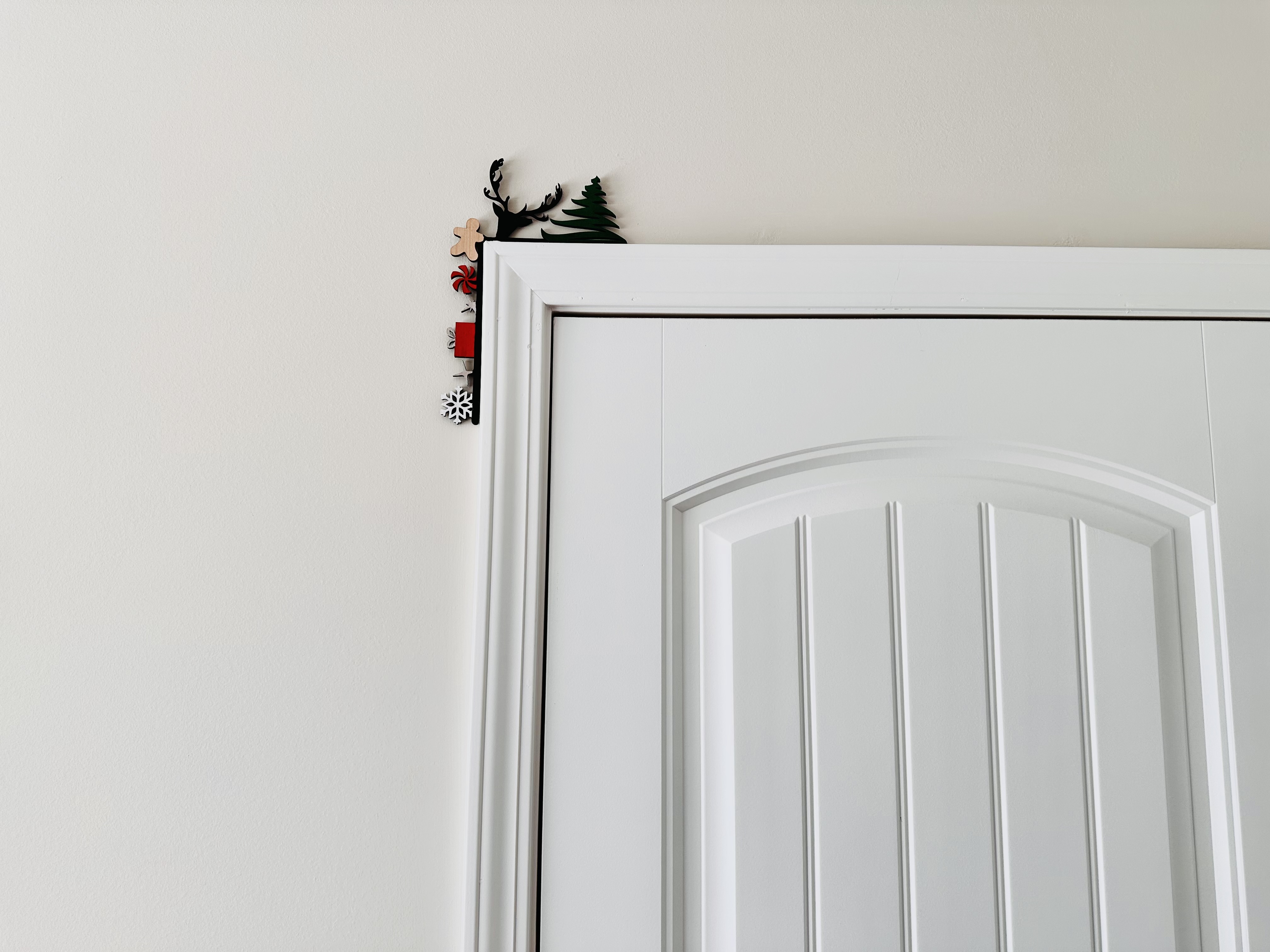 Corner Door Display - Christmas Scene