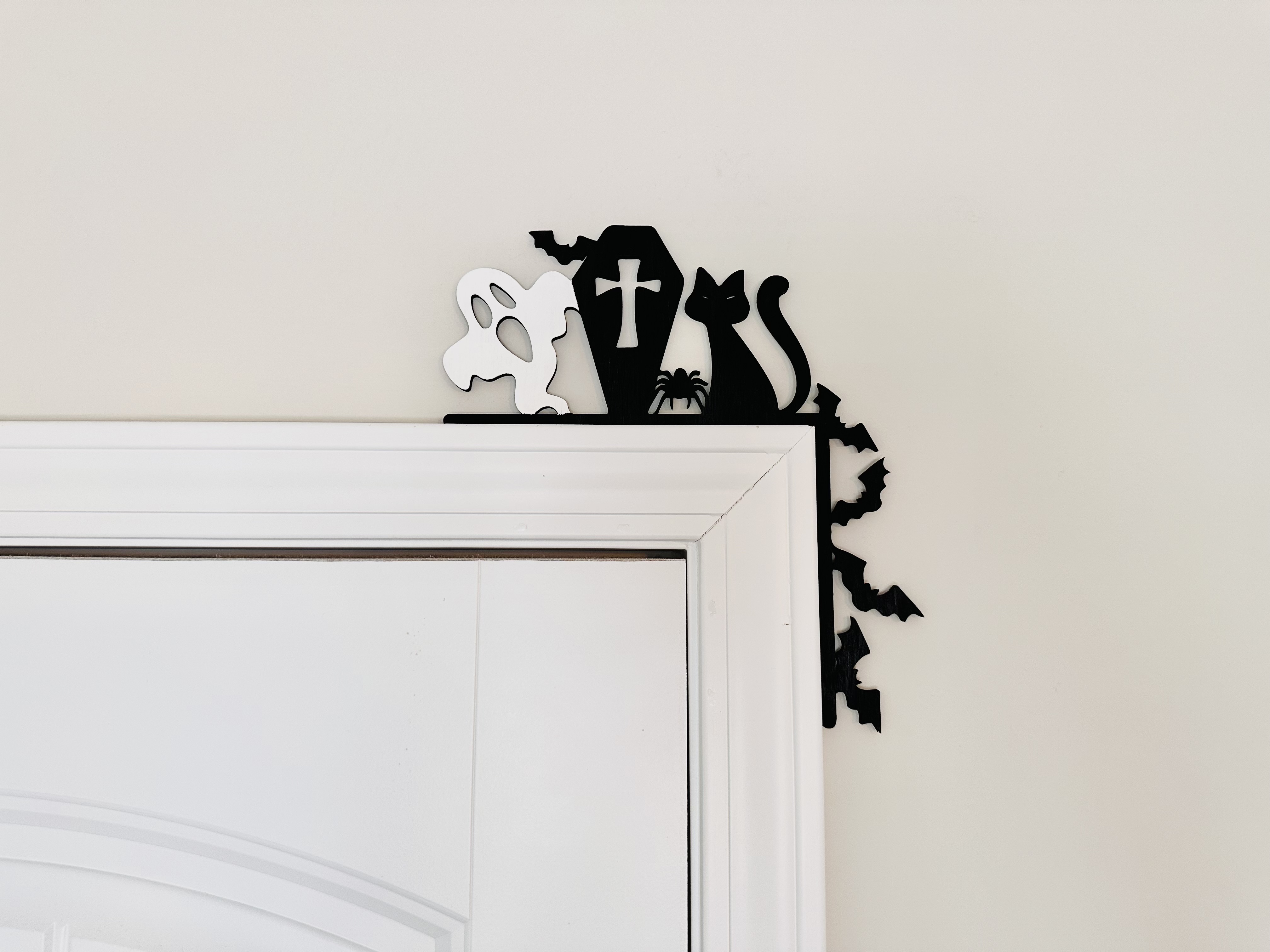 Corner Door Display - Halloween Silhouette 