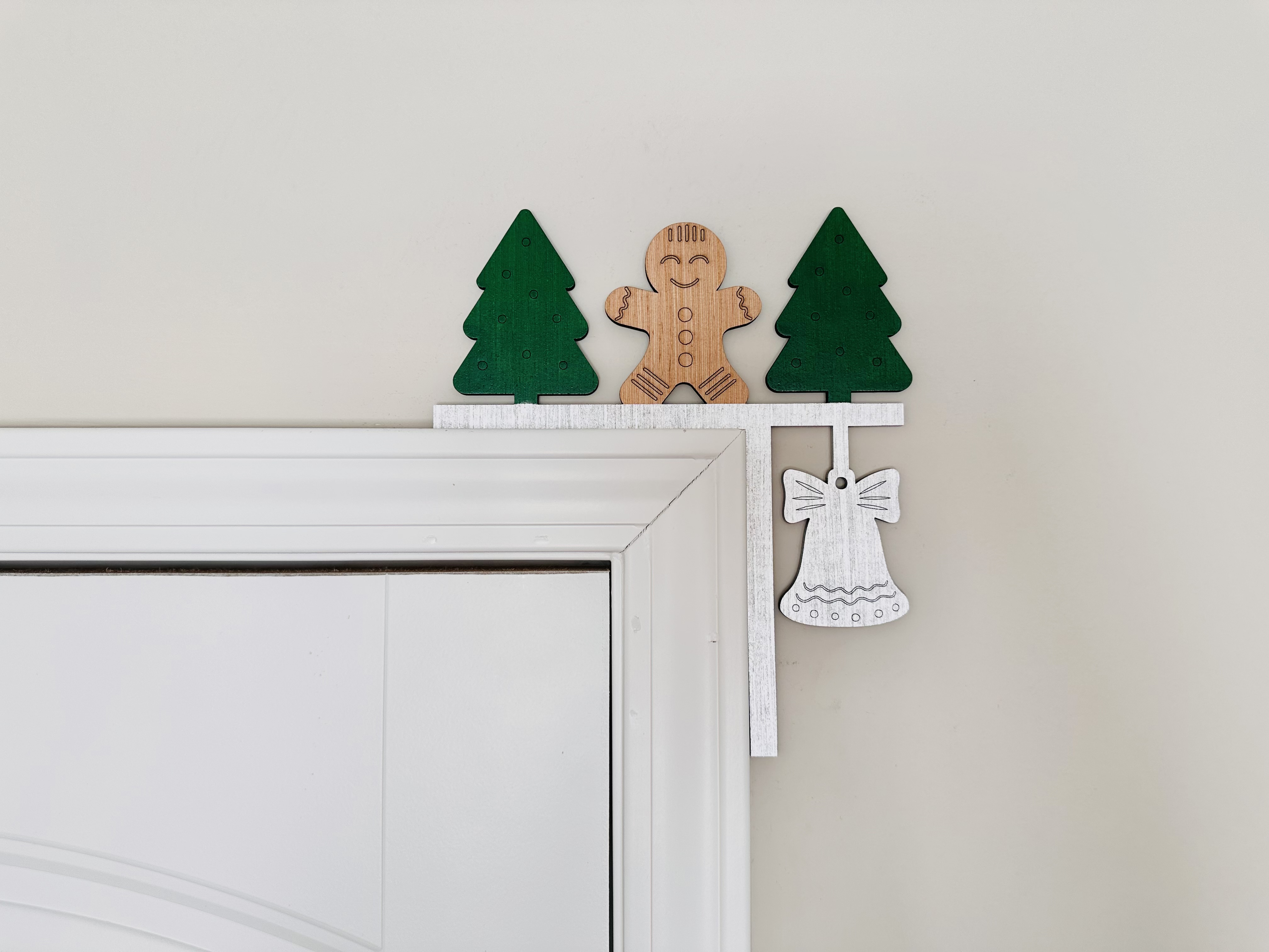 Corner Door Display - Gingerbread Man