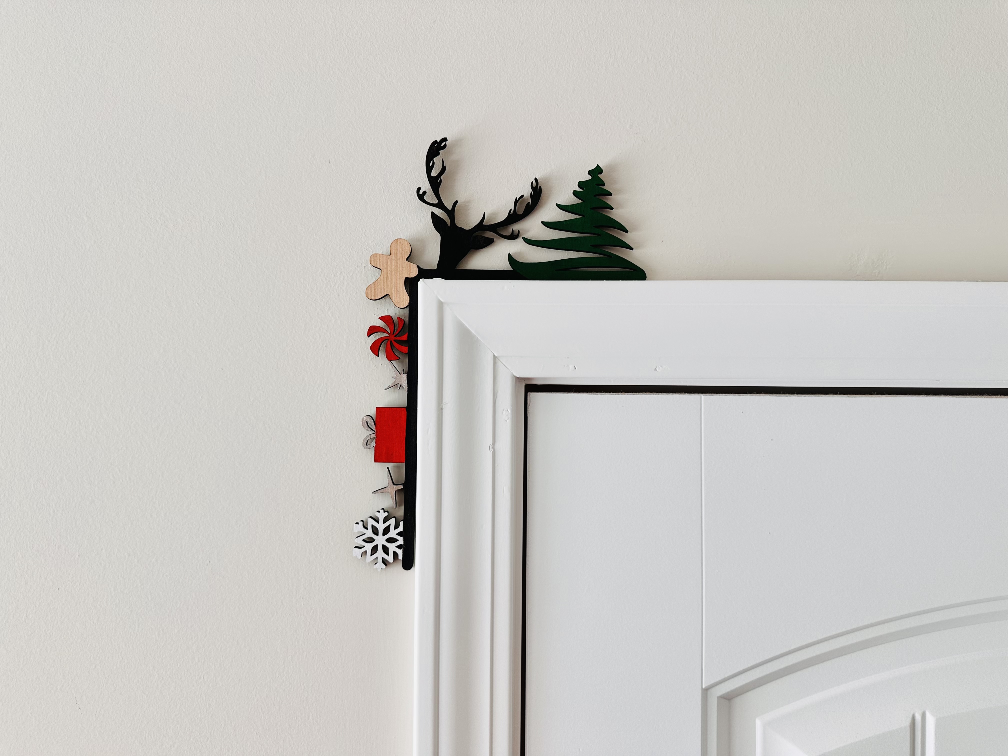 Corner Door Display - Christmas Scene