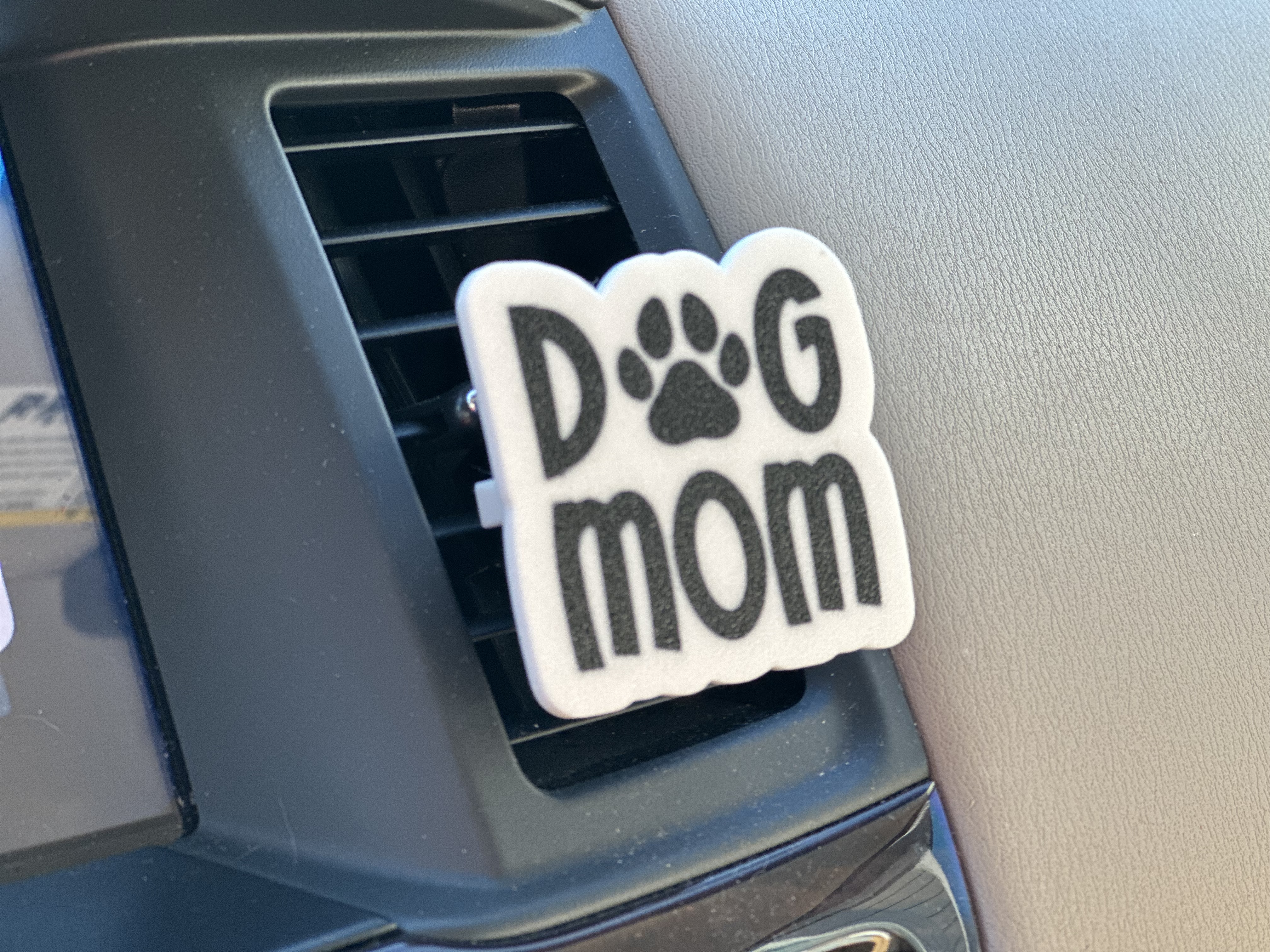 Febreze Car Clip-On - Dog Mom