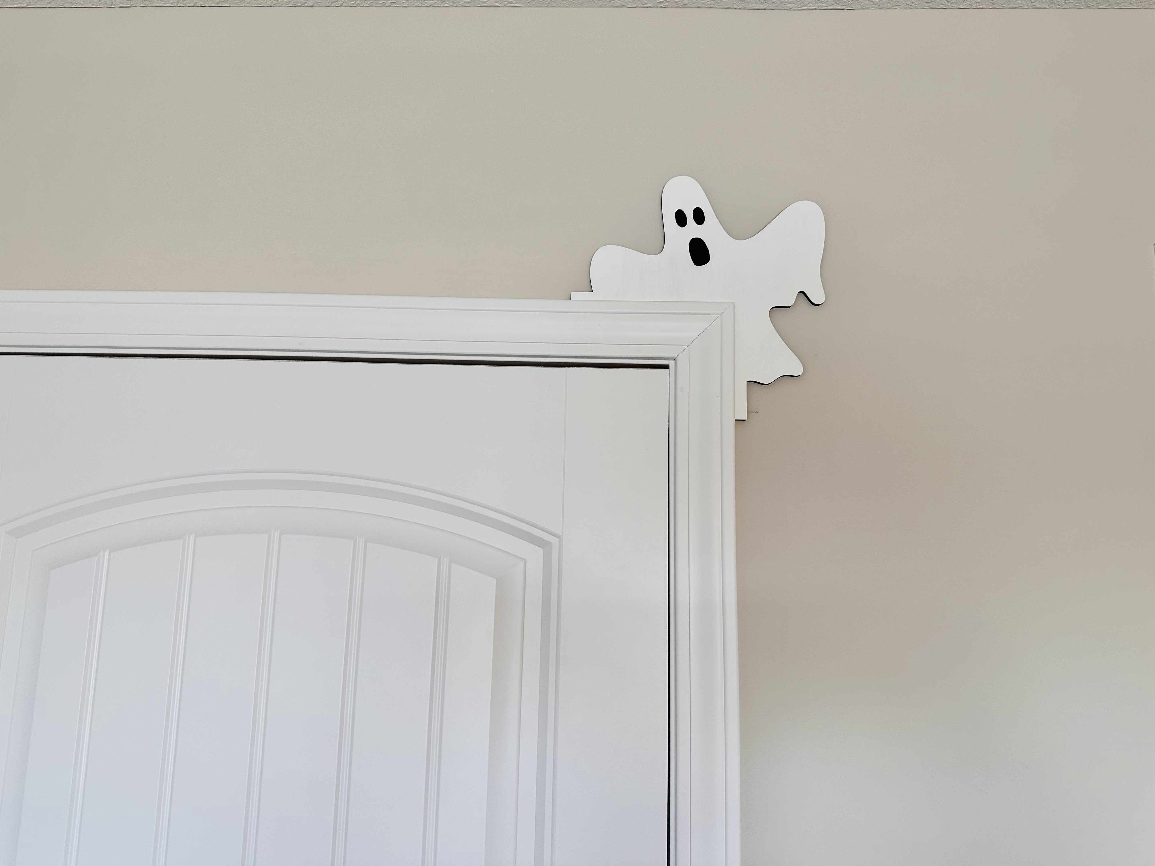 Corner Door Display - Ghost