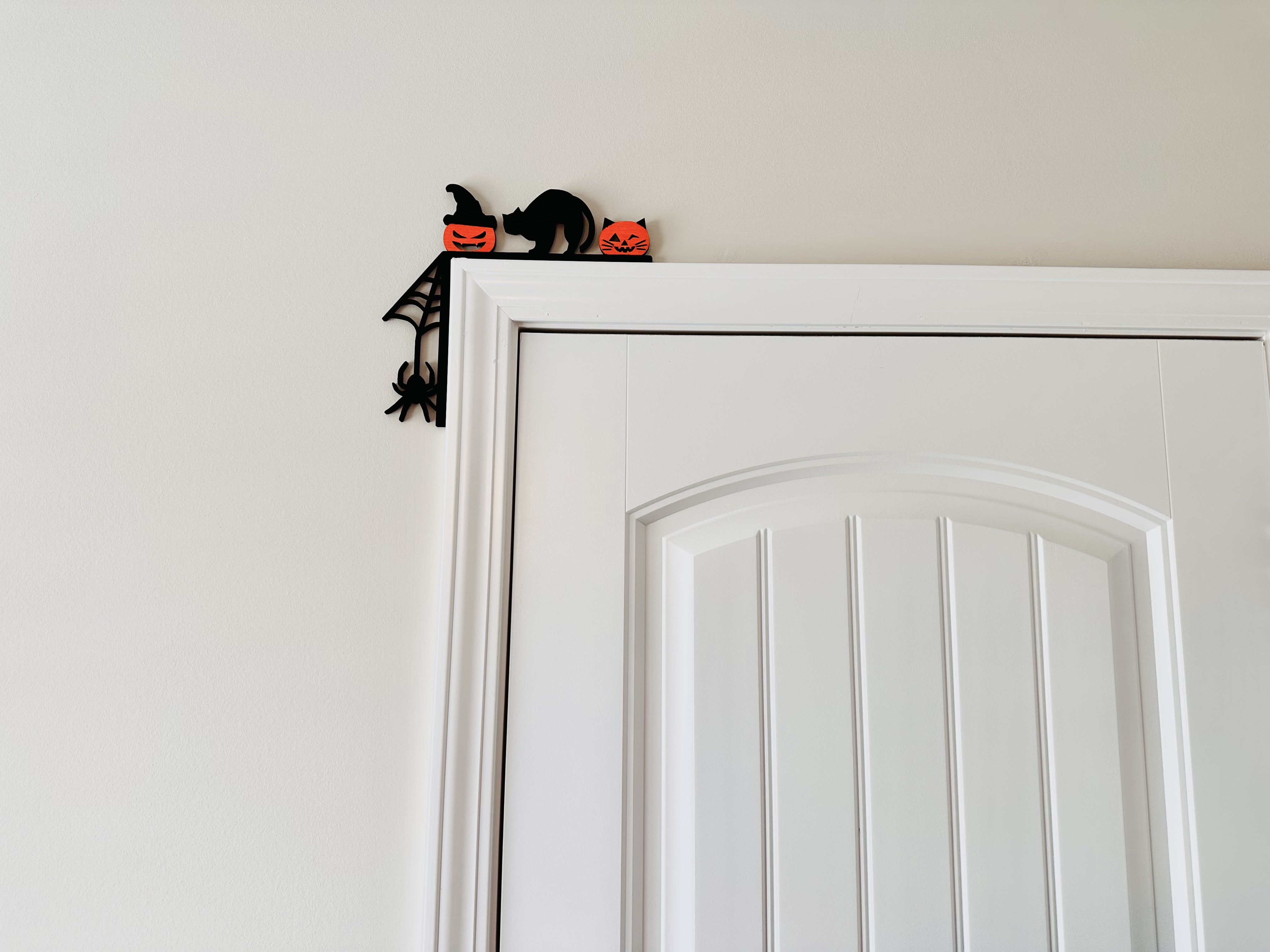 Corner Door Display - Halloween Scene