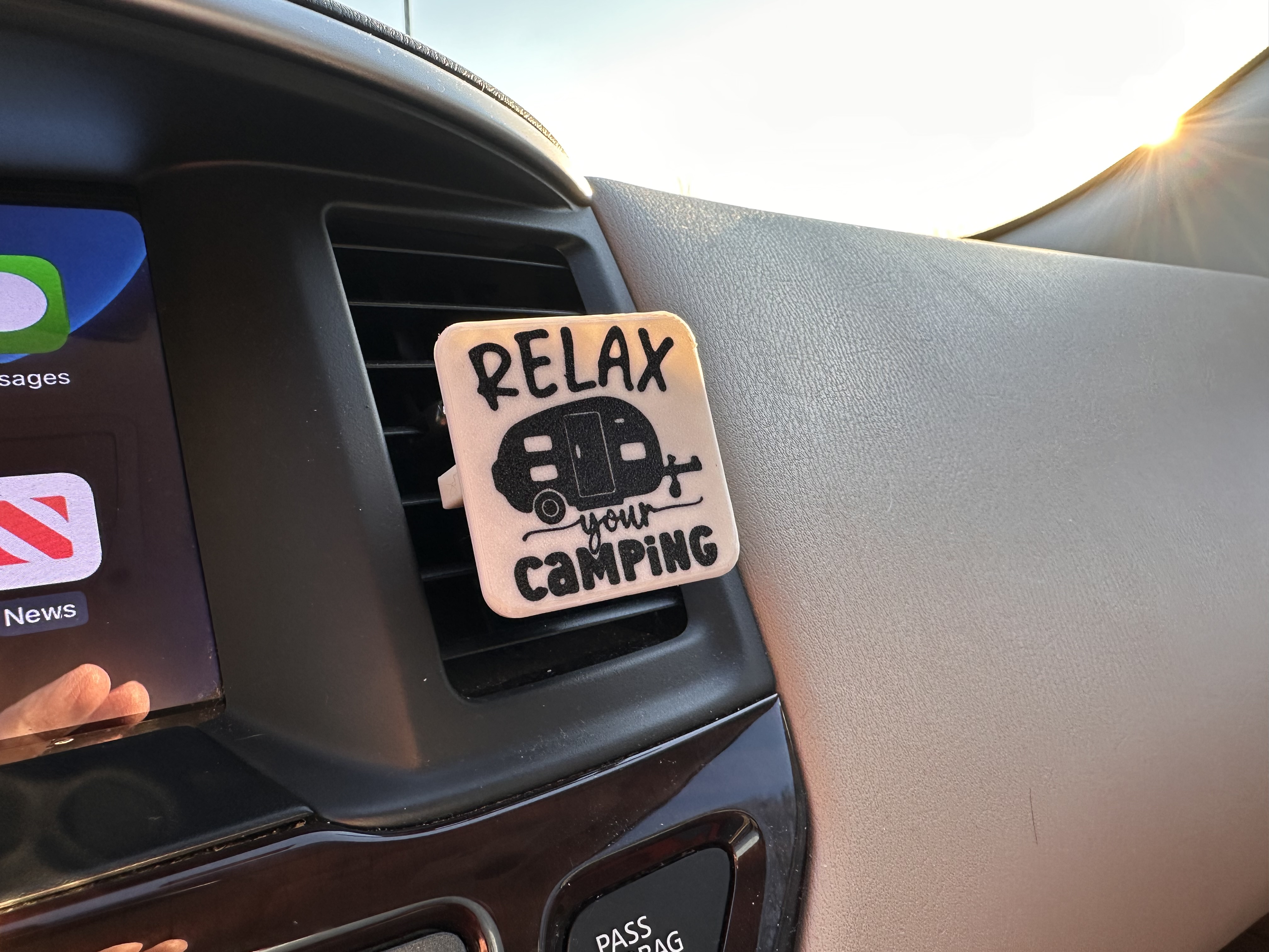 Febreze Car Clip-On - Relax your Campimg