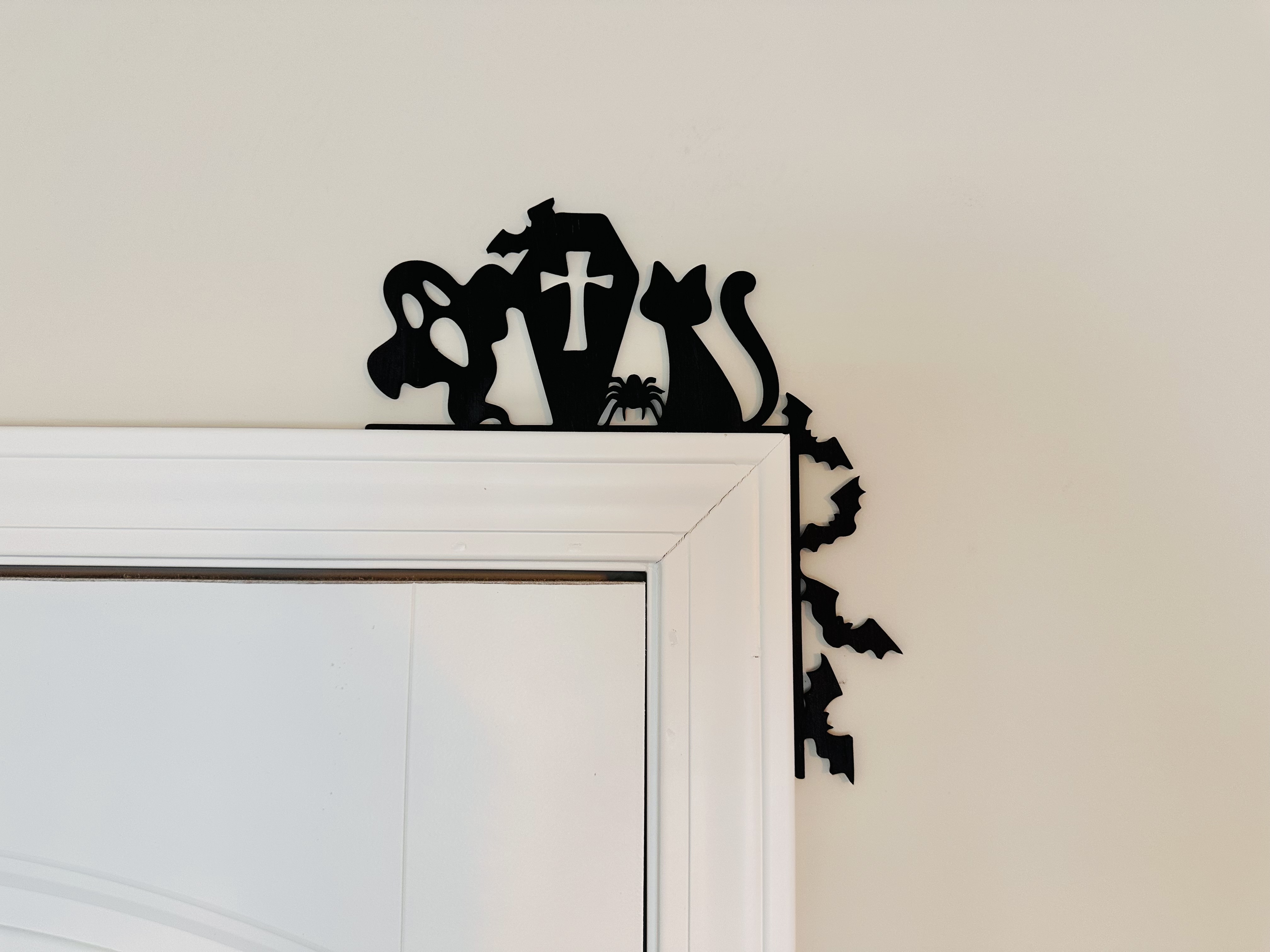 Corner Door Display - Halloween Silhouette 