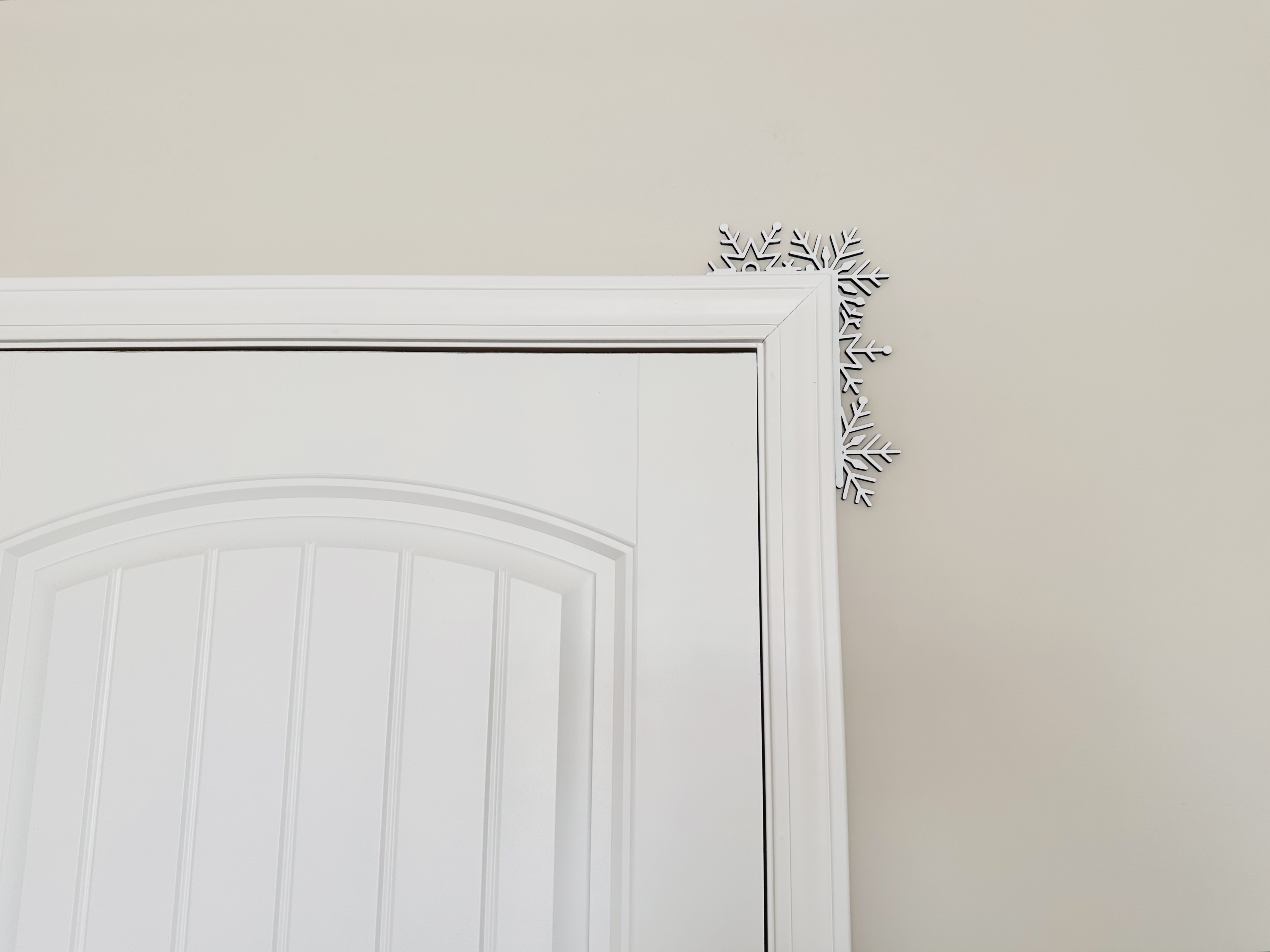 Corner Door Display - Snowflakes