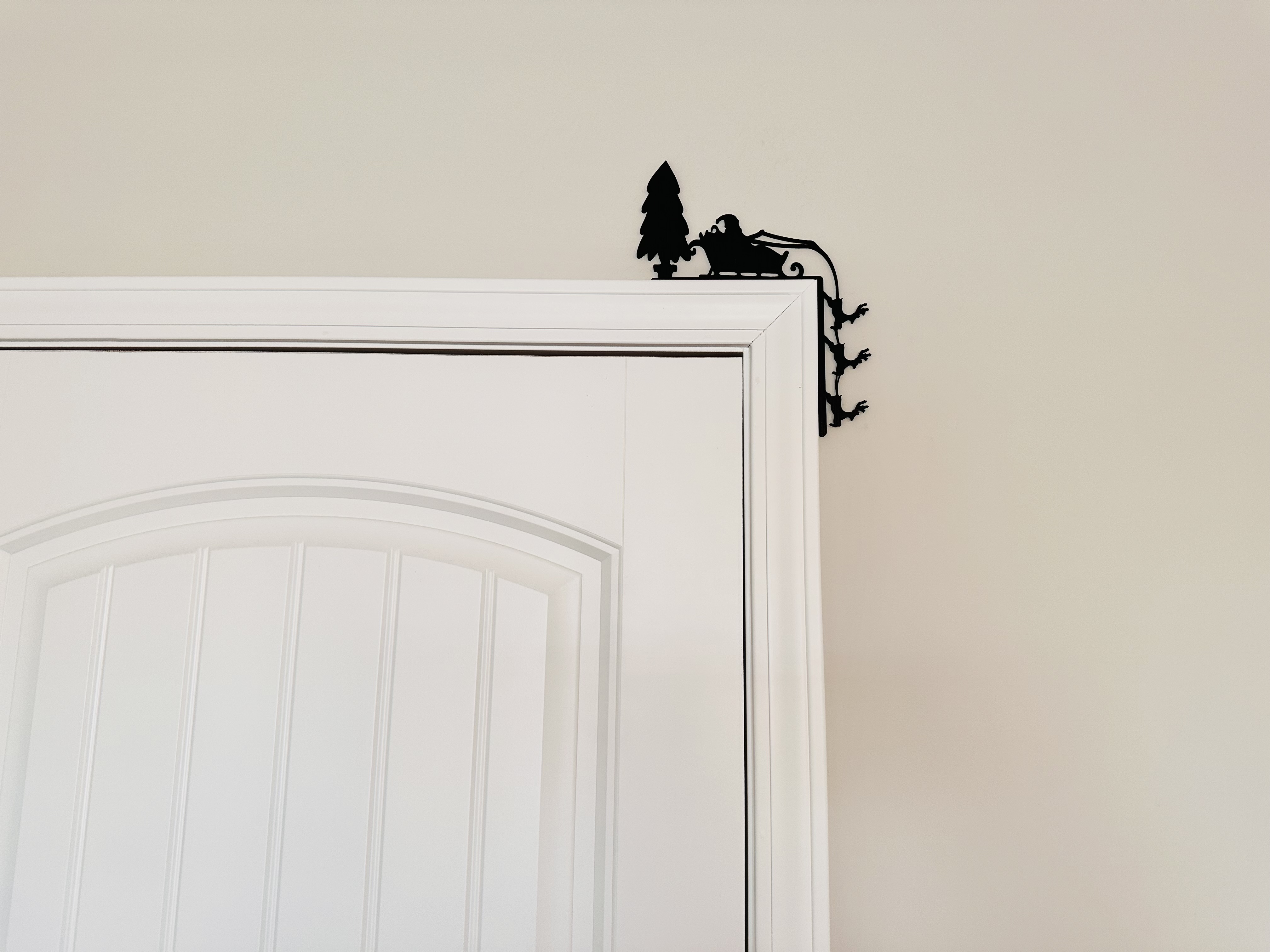 Corner Door Display - Santa, Sleigh and Reindeer 