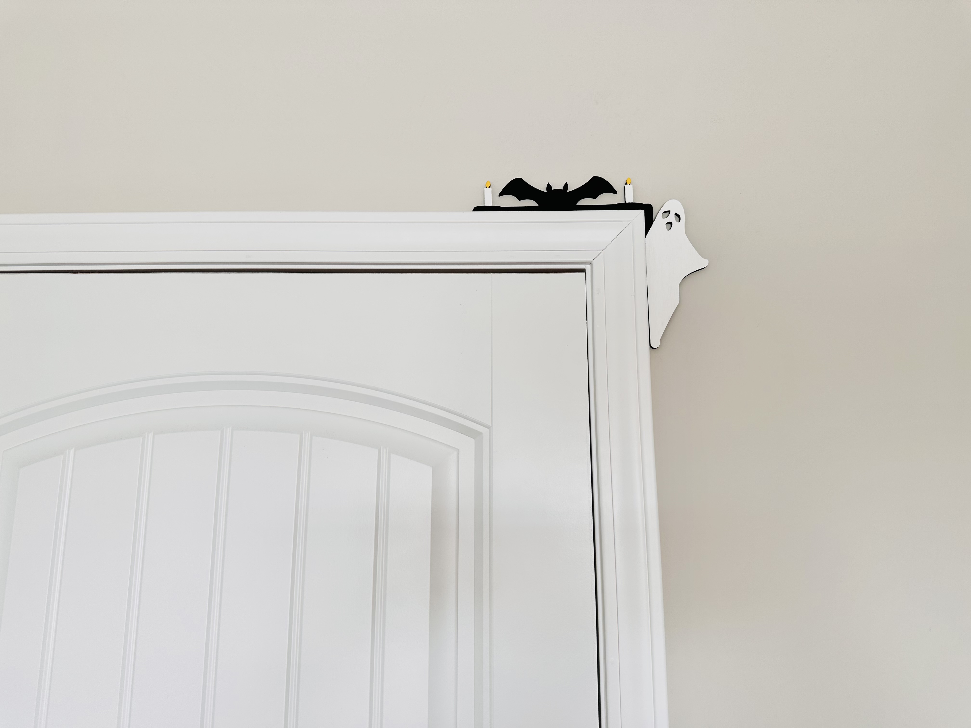 Corner Door Display - Halloween Scene