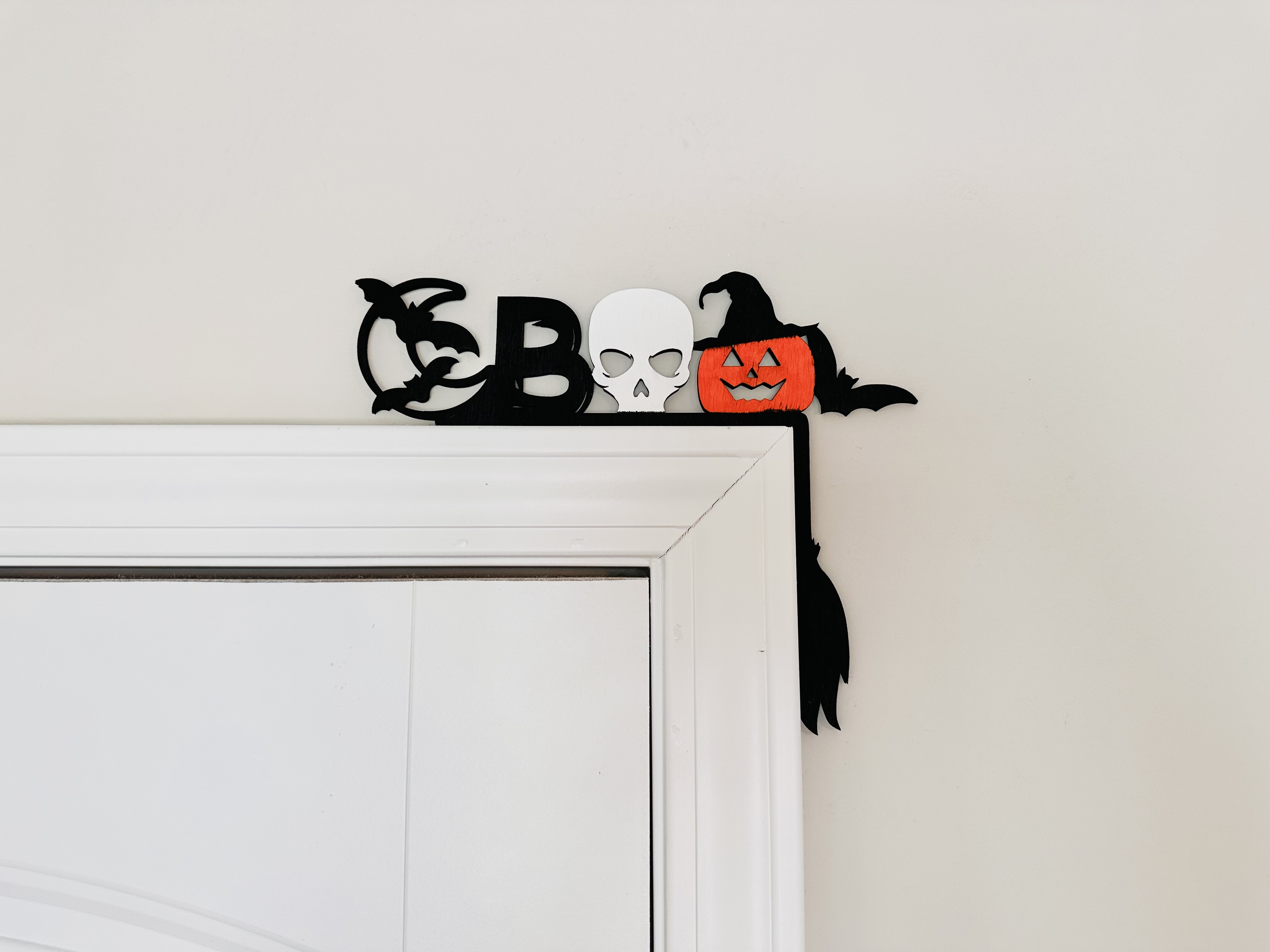 Corner Door Display - Boo Halloween