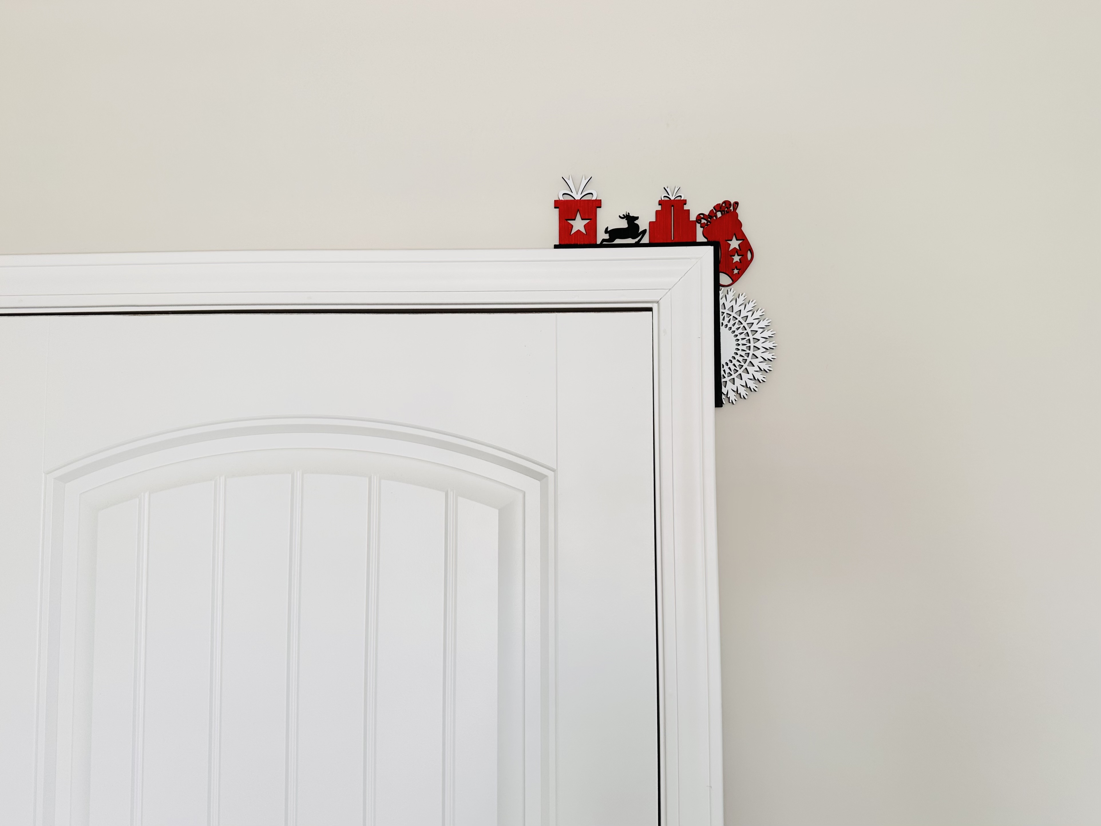 Corner Door Display - Christmas Scene