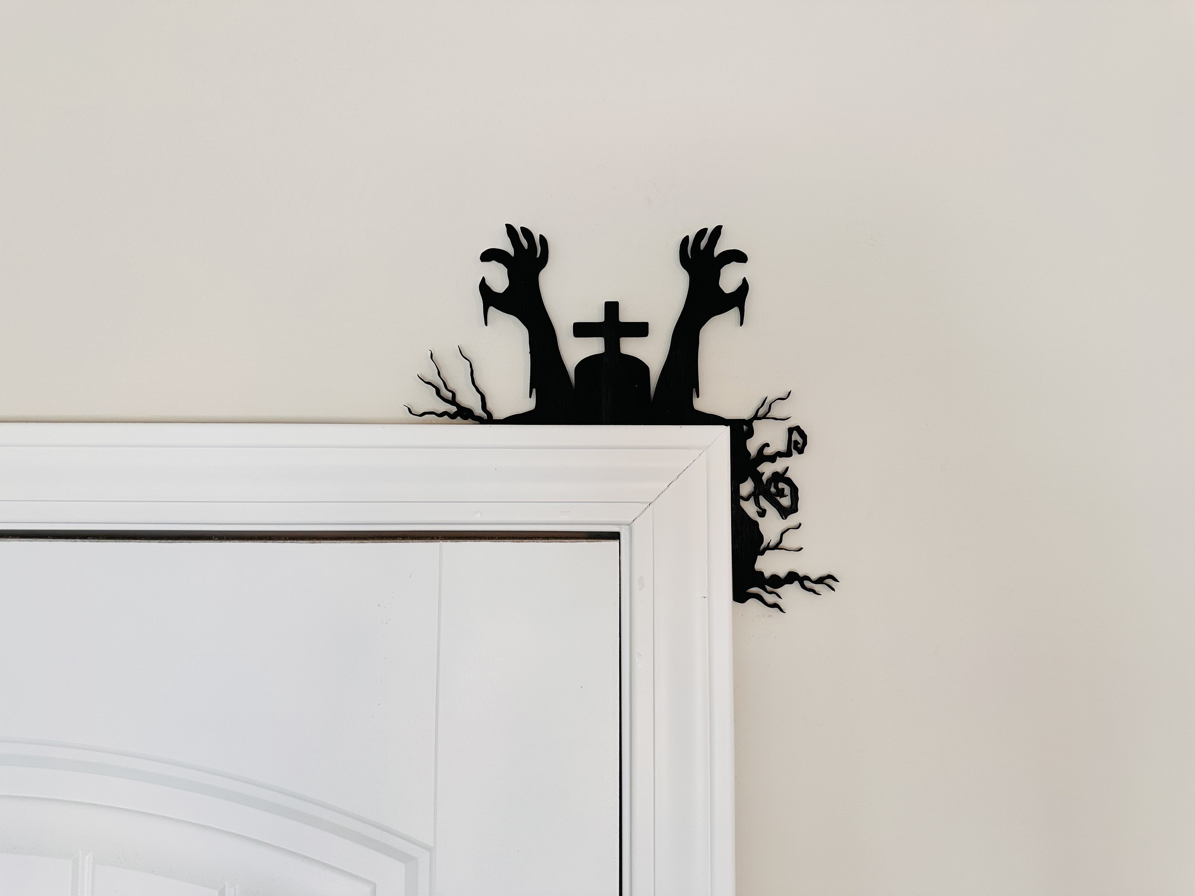 Corner Door Display - Halloween Silhouette